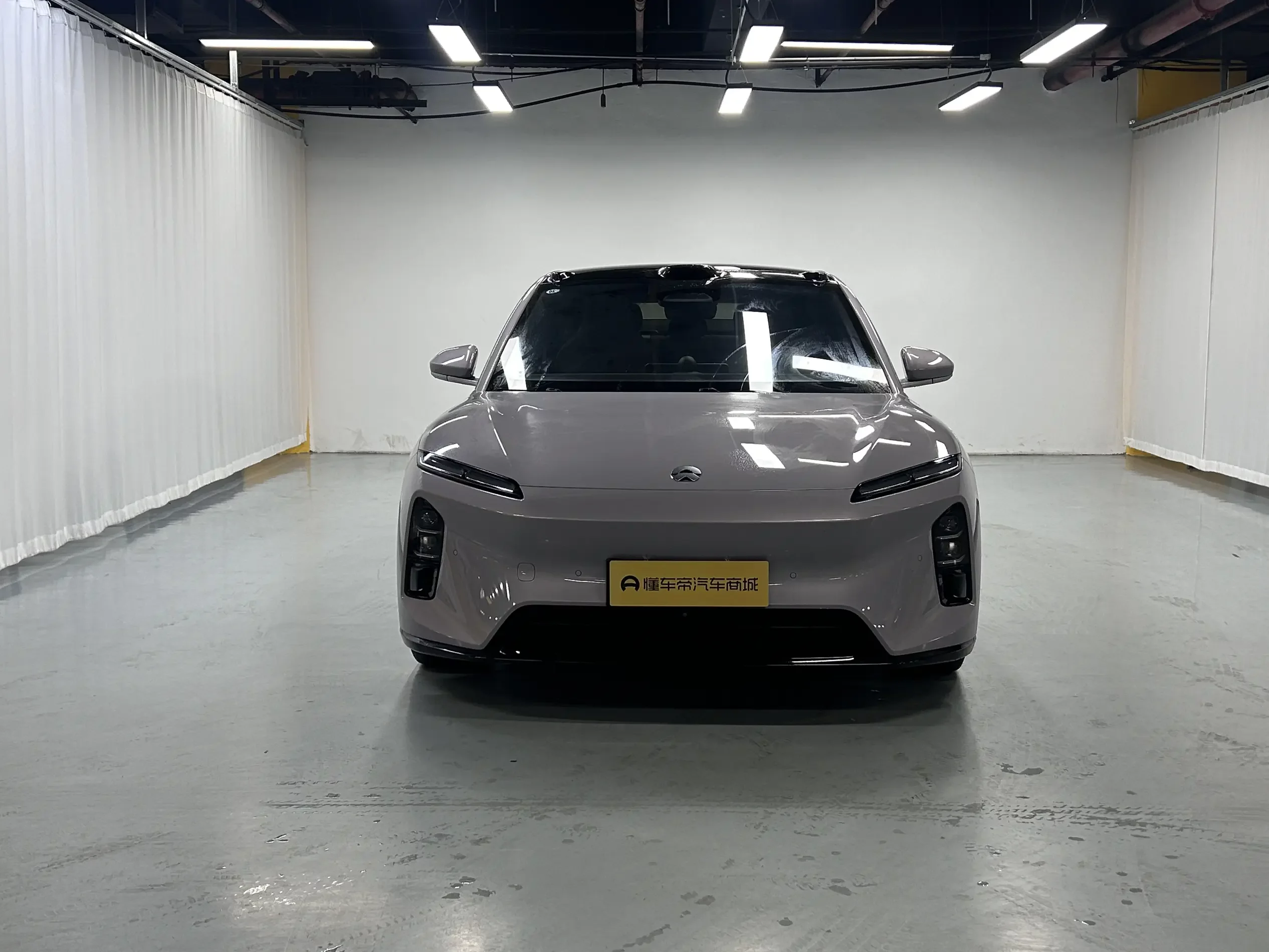 NIO ET5  из Китая