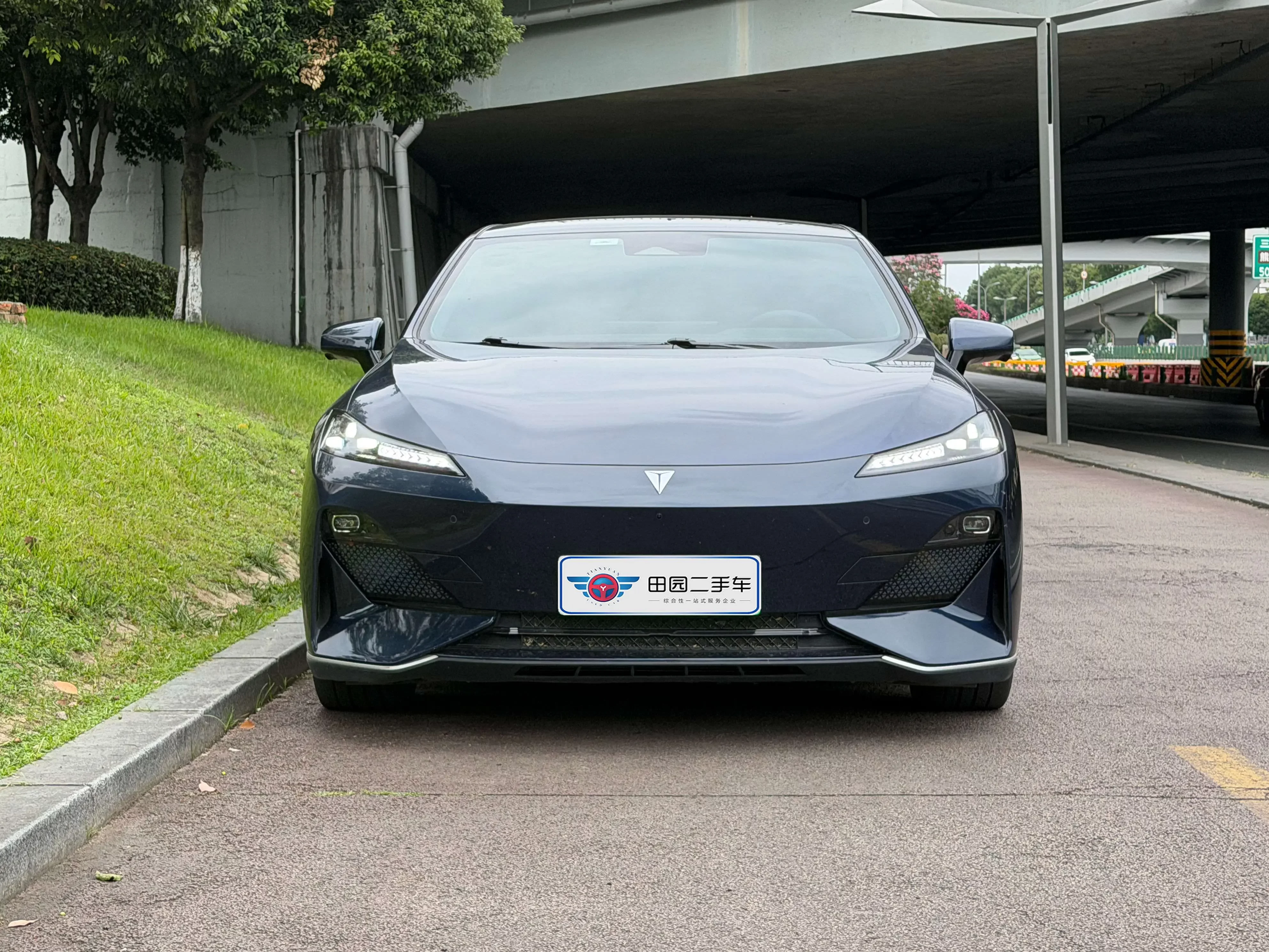 Deepal Dark blue SL03