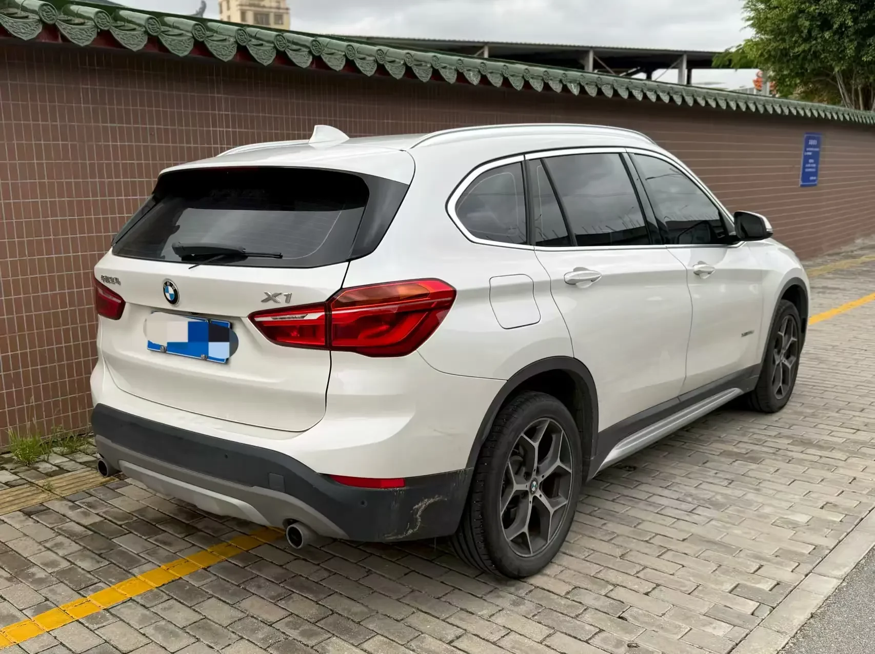 BMW X1
