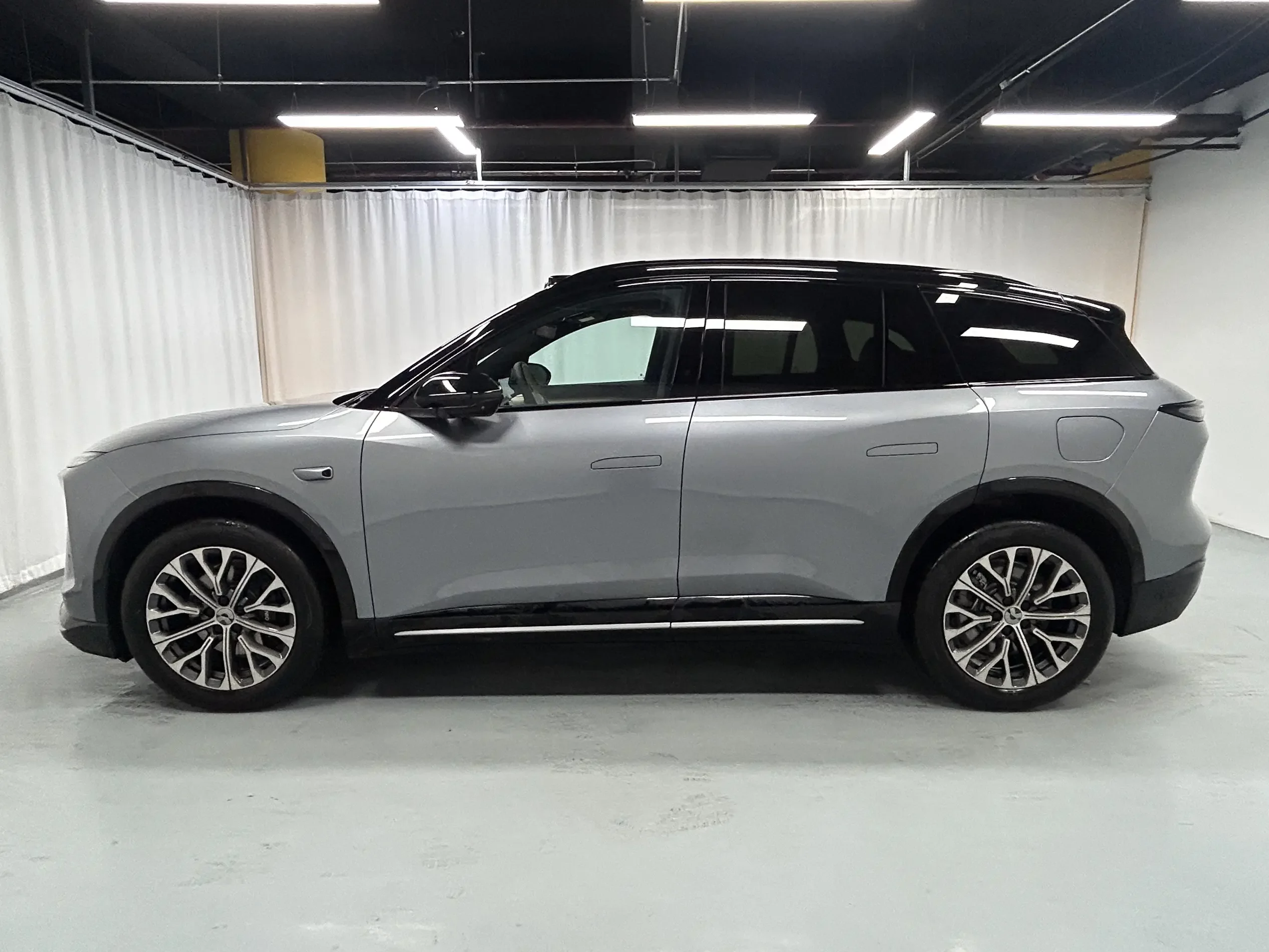 NIO ES6