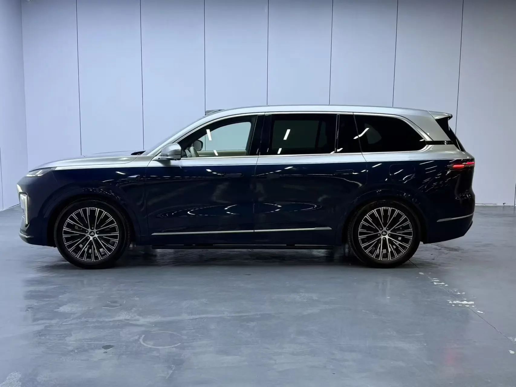 Deepal Dark blue S09