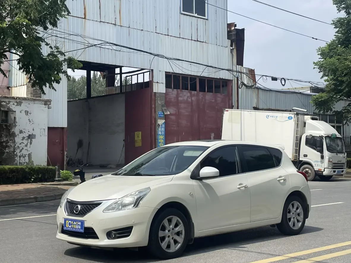 Nissan Tiida