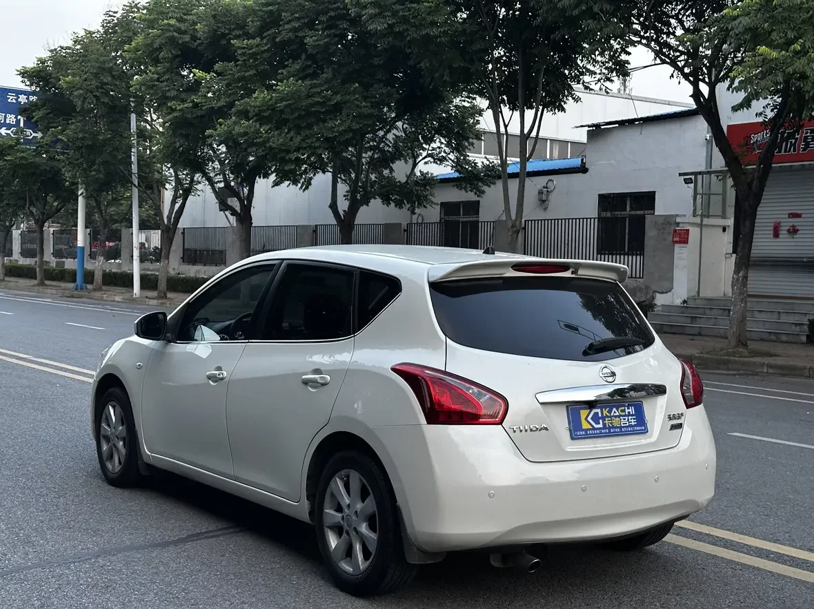 Nissan Tiida
