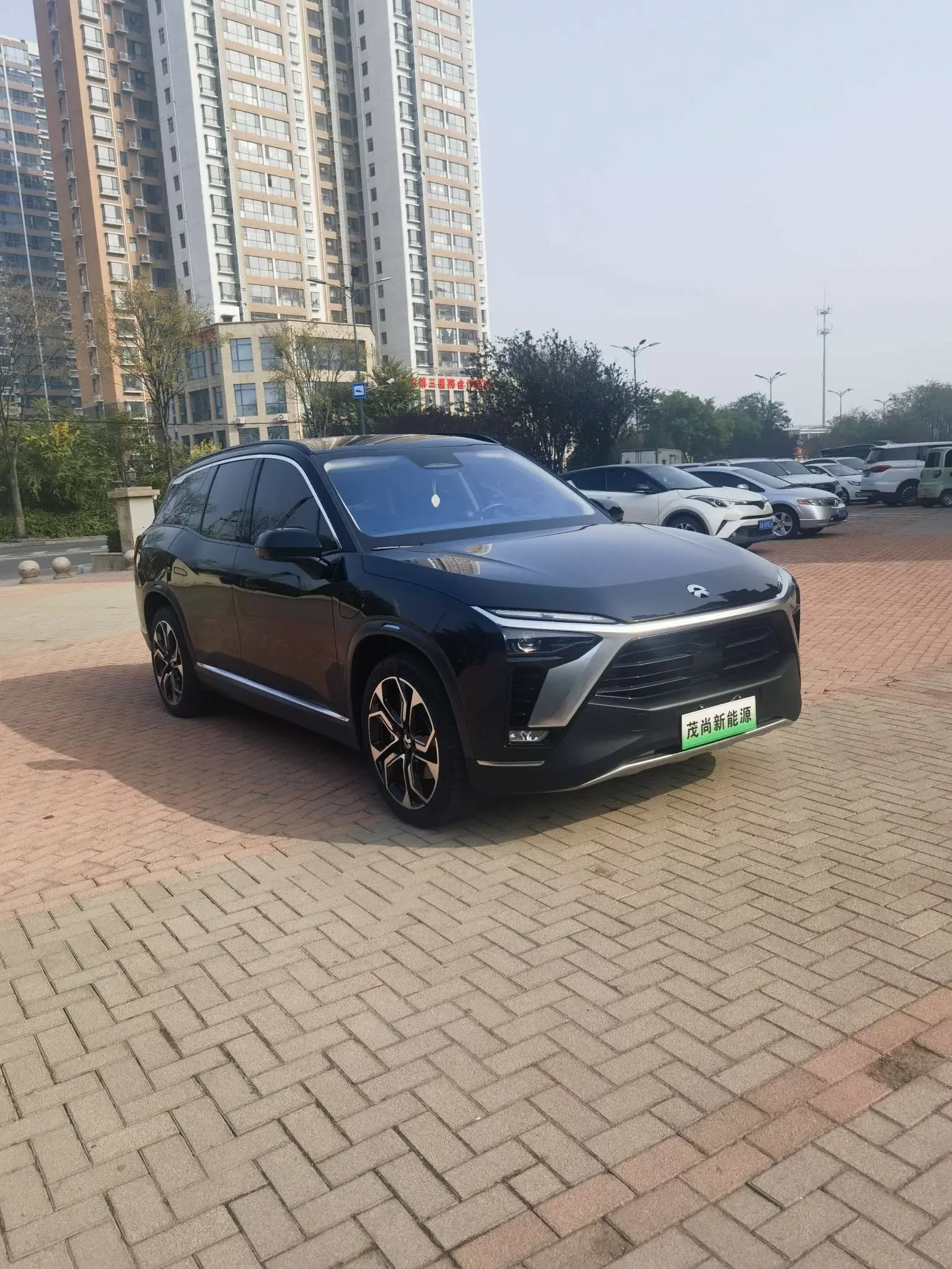 NIO ES8