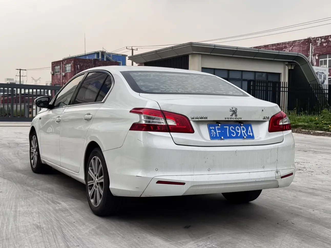 Peugeot 408