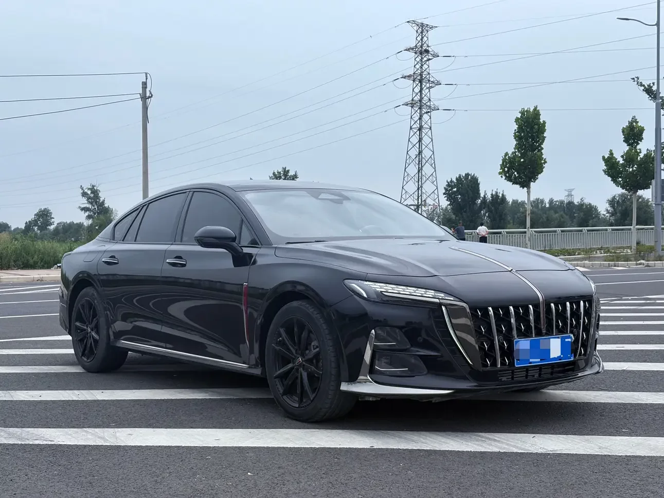 Hongqi H6
