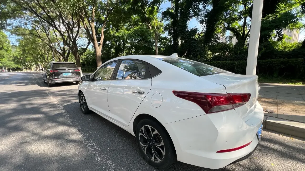 Hyundai Accept