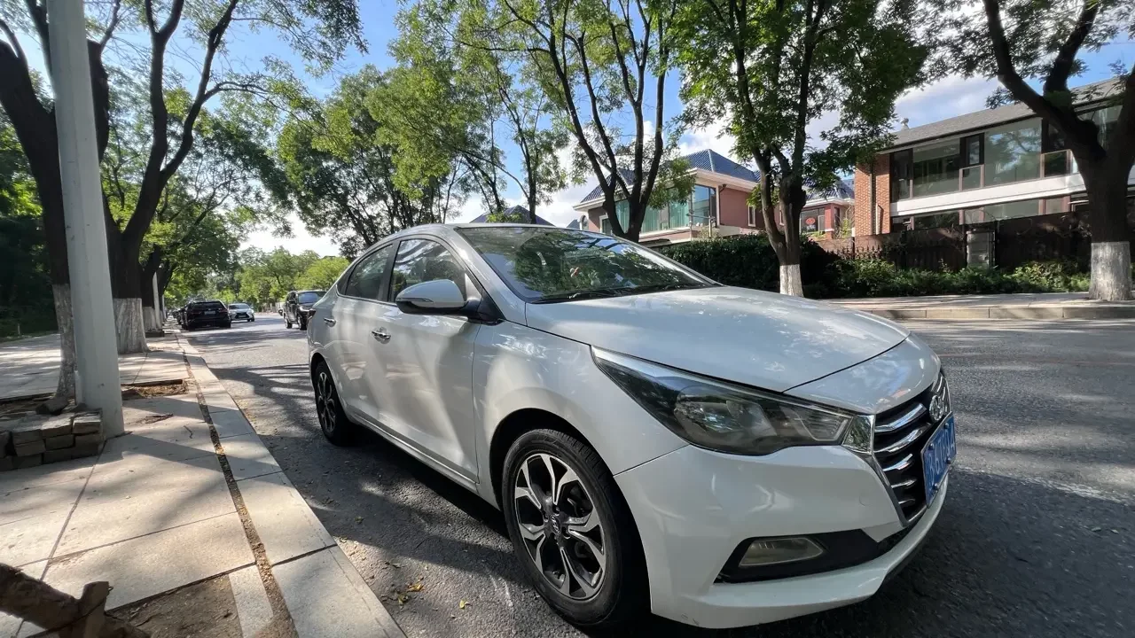 Hyundai Accept