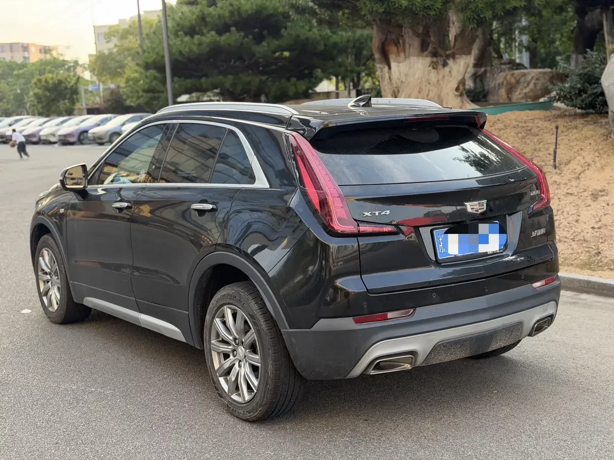 Cadillac XT4