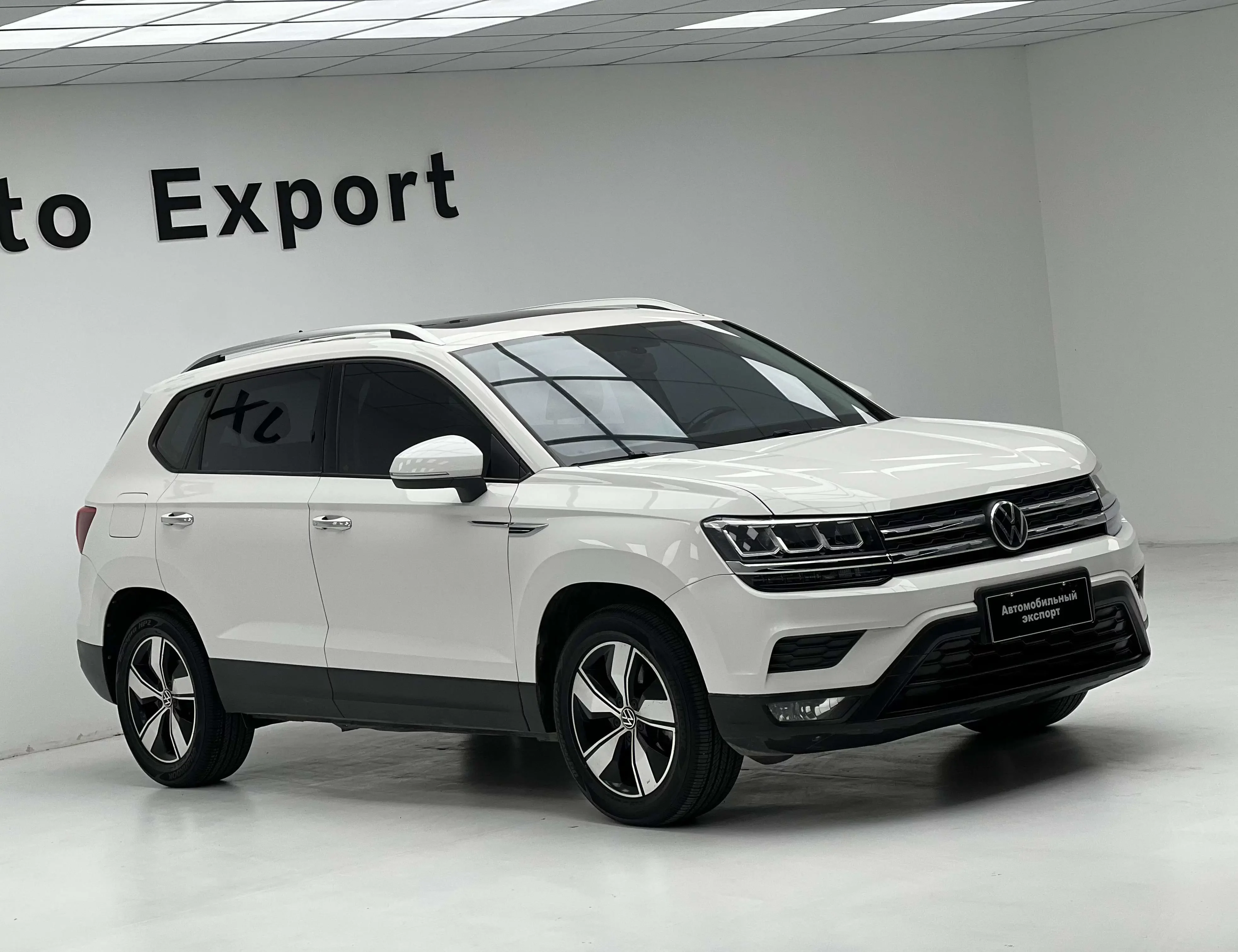 Volkswagen Tharu