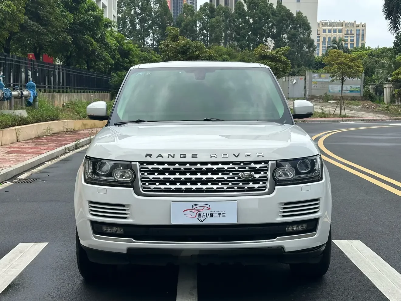Land Rover range rover