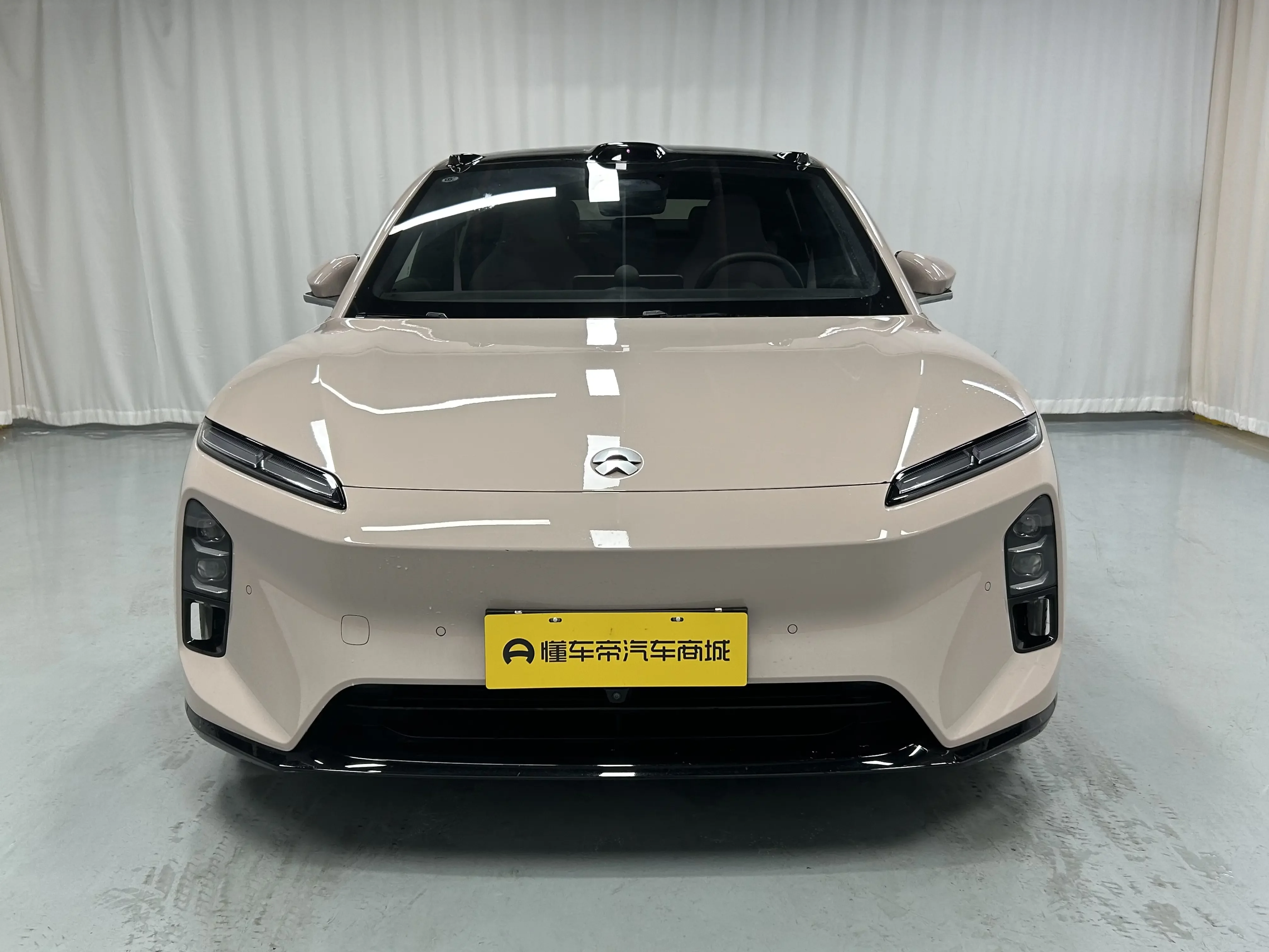 NIO ET5  из Китая