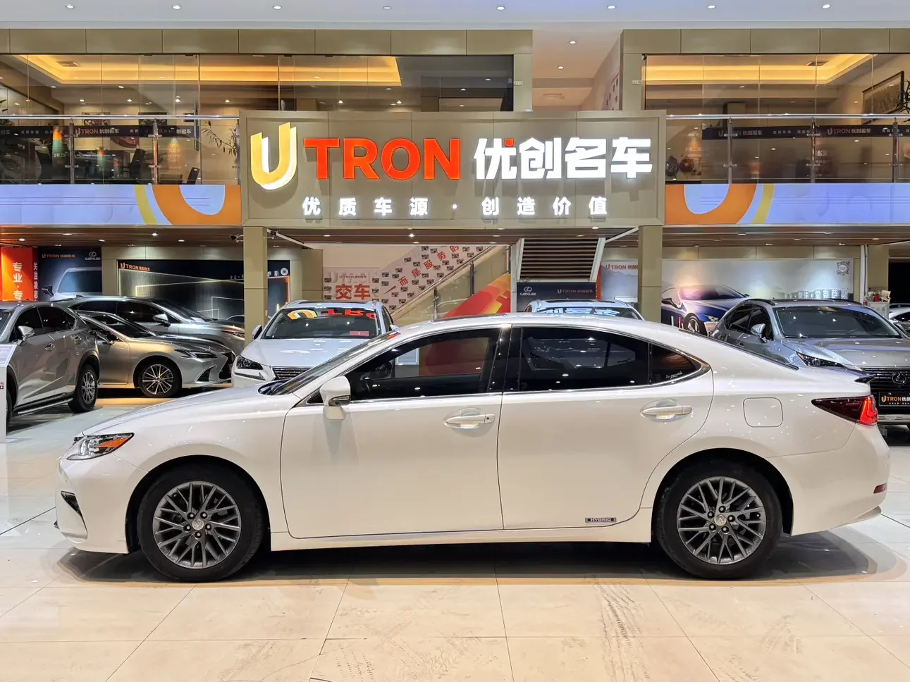 Lexus ES