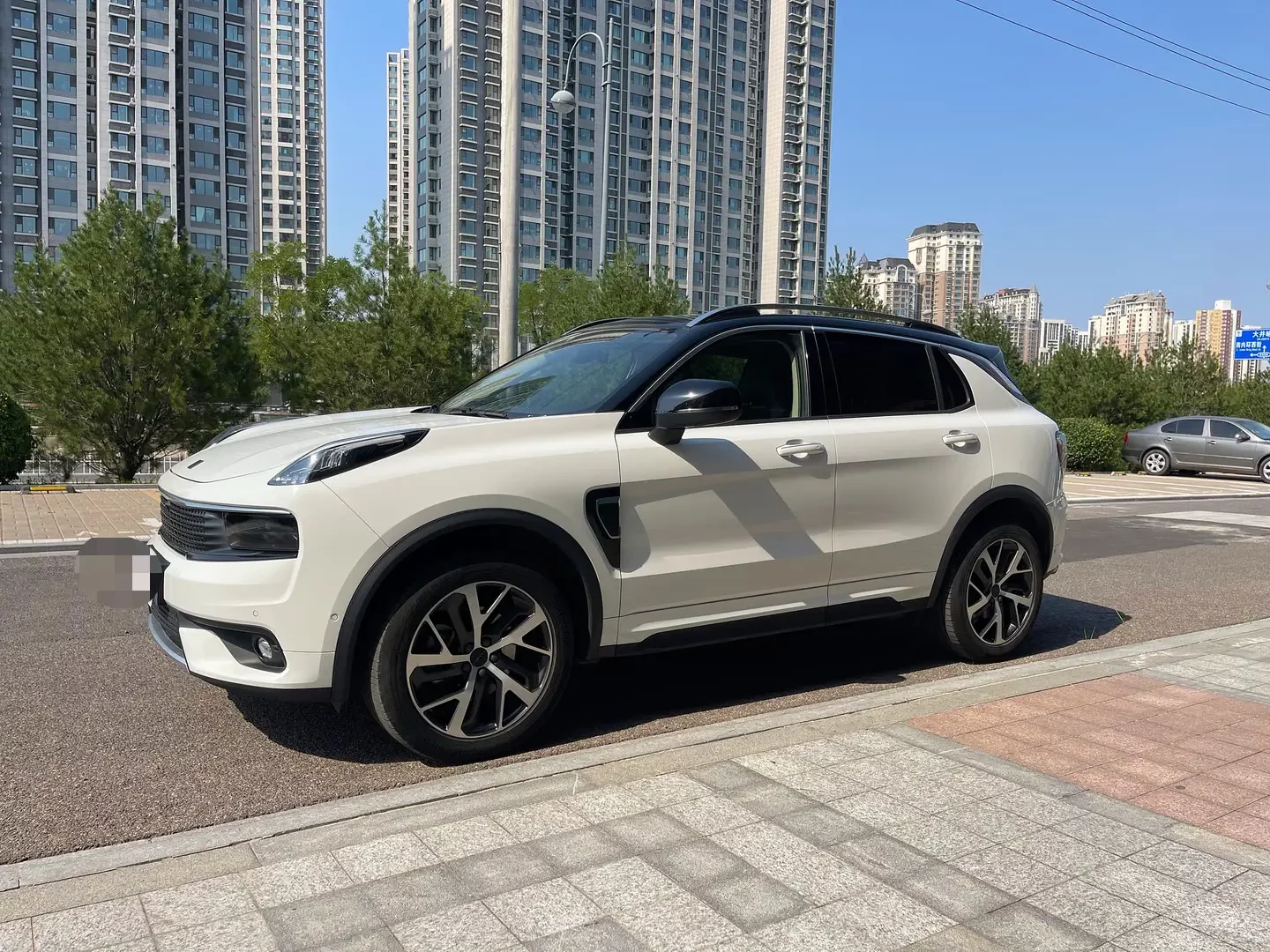 Lynk & Co 01