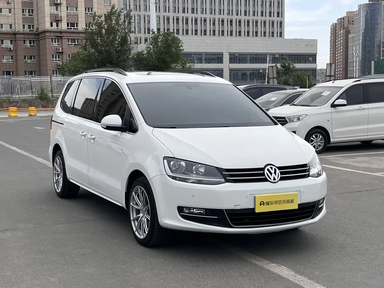 Volkswagen Sharon