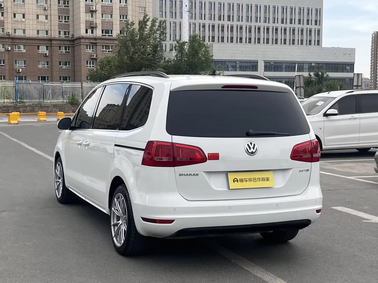 Volkswagen Sharon