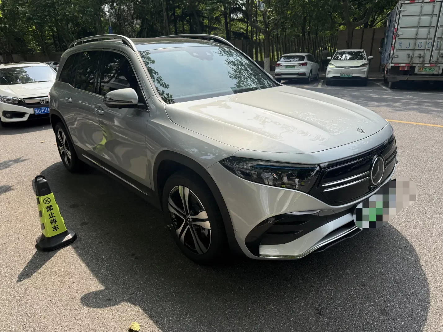 Mercedes-Benz EQB
