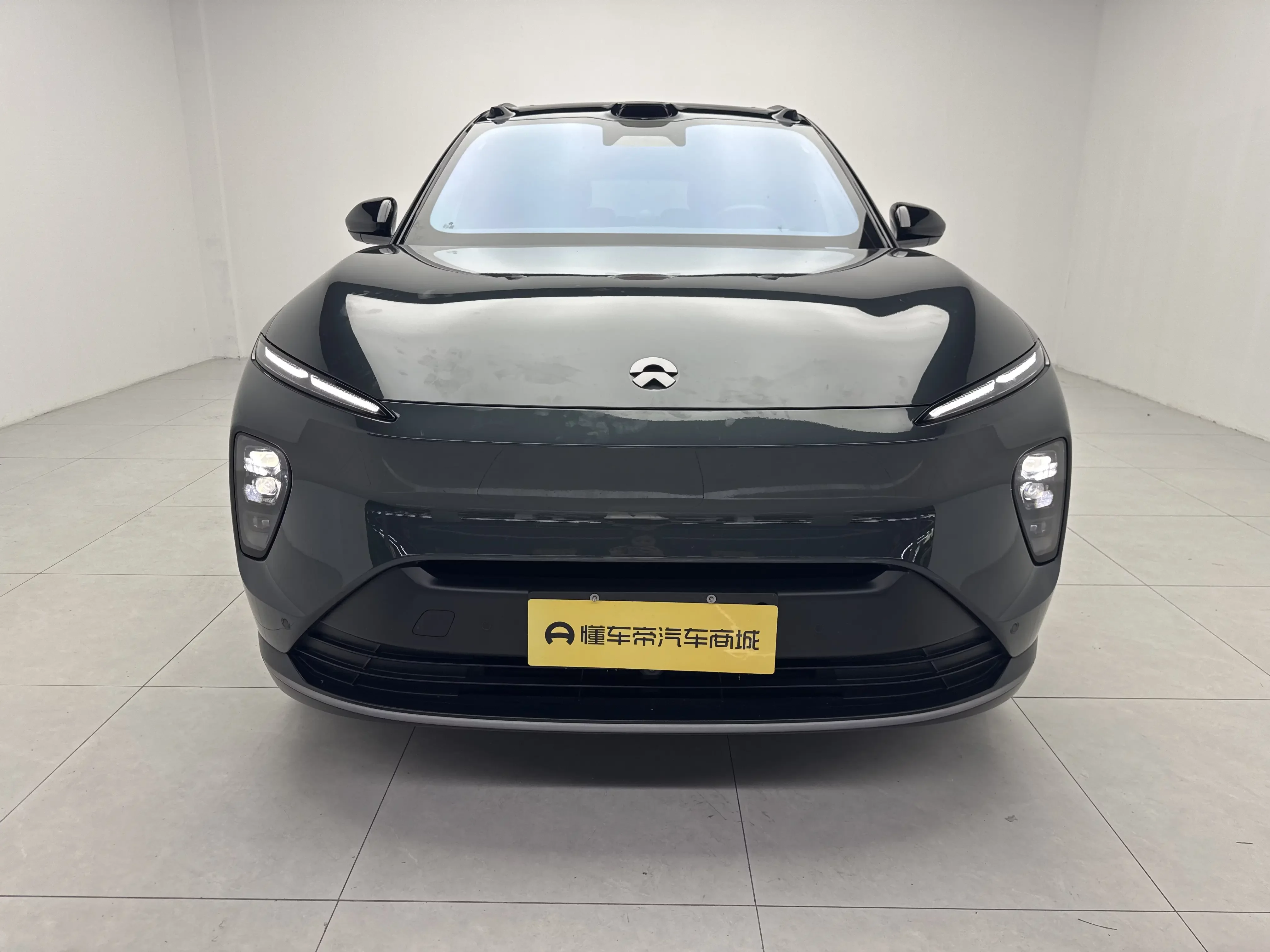 NIO ES8