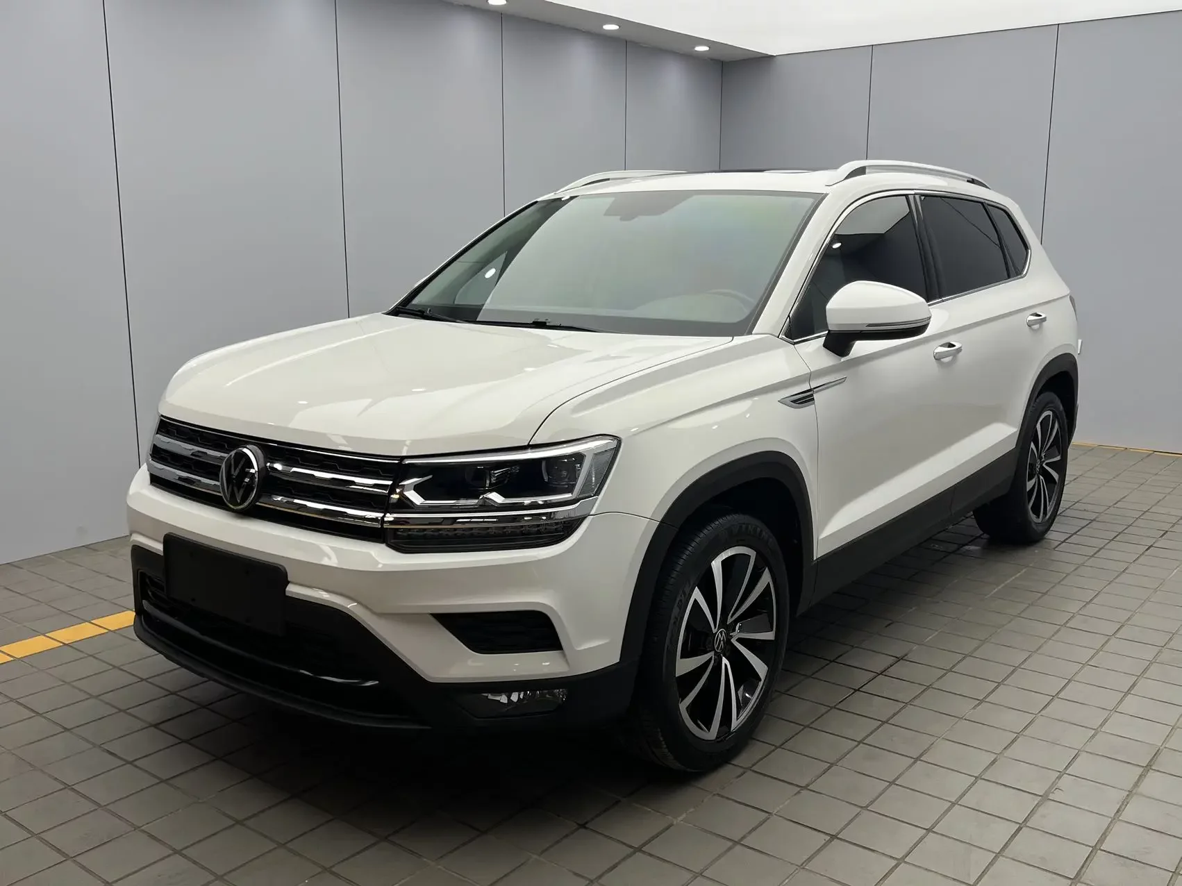 Volkswagen Tharu