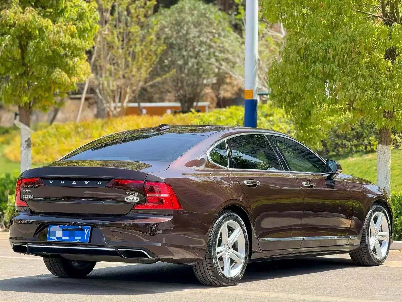 Volvo S90