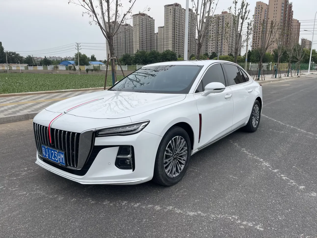 Hongqi H5