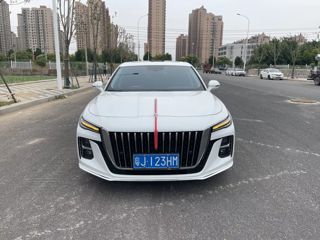 Hongqi H5
