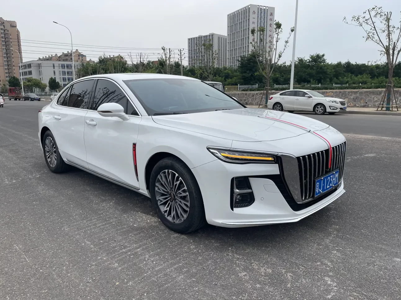 Hongqi H5