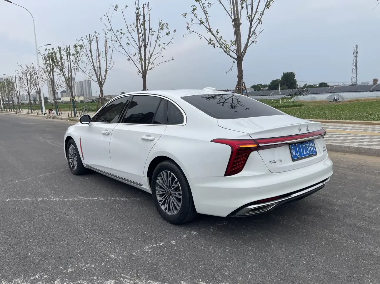 Hongqi H5