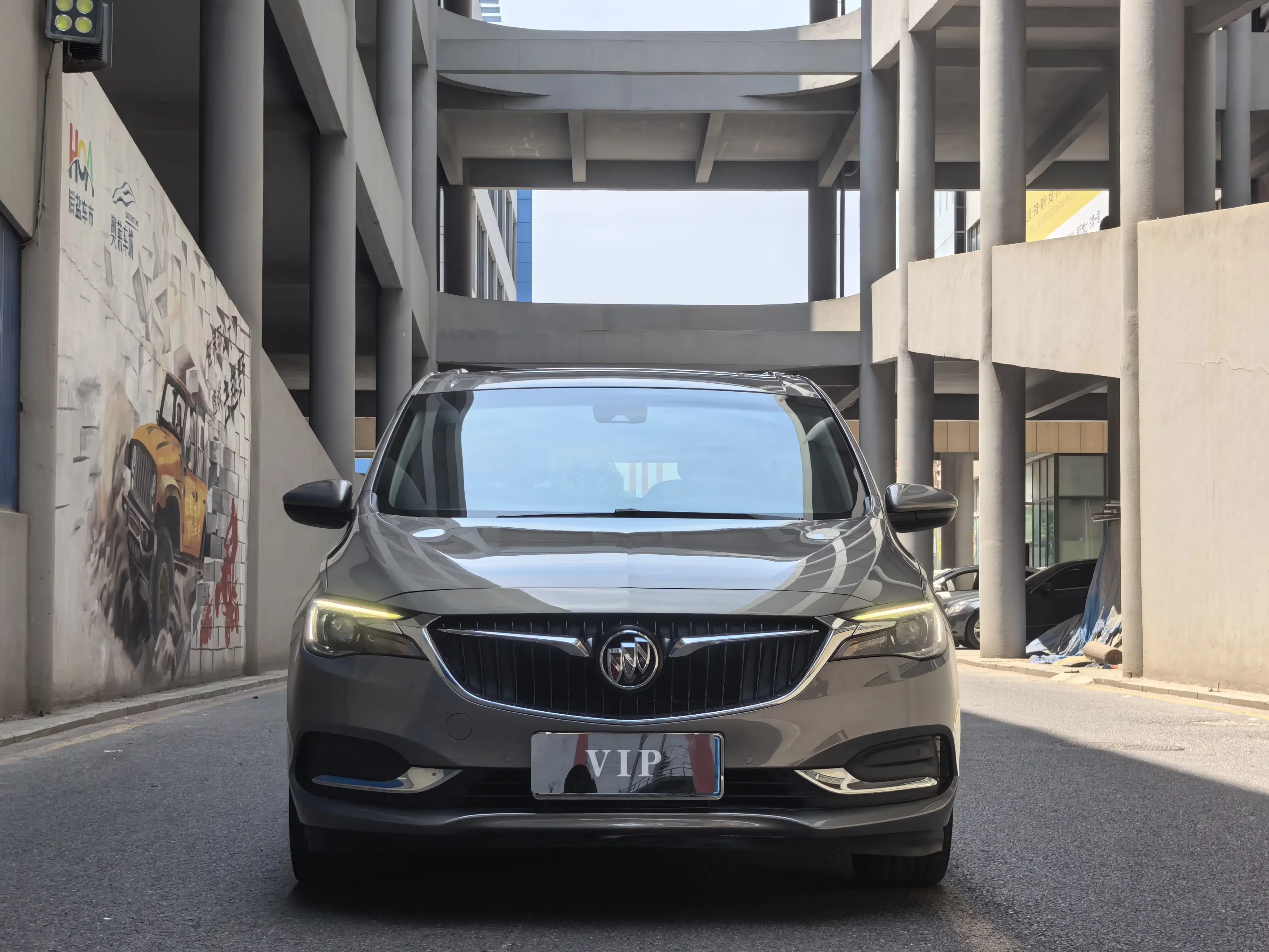 Buick GL6