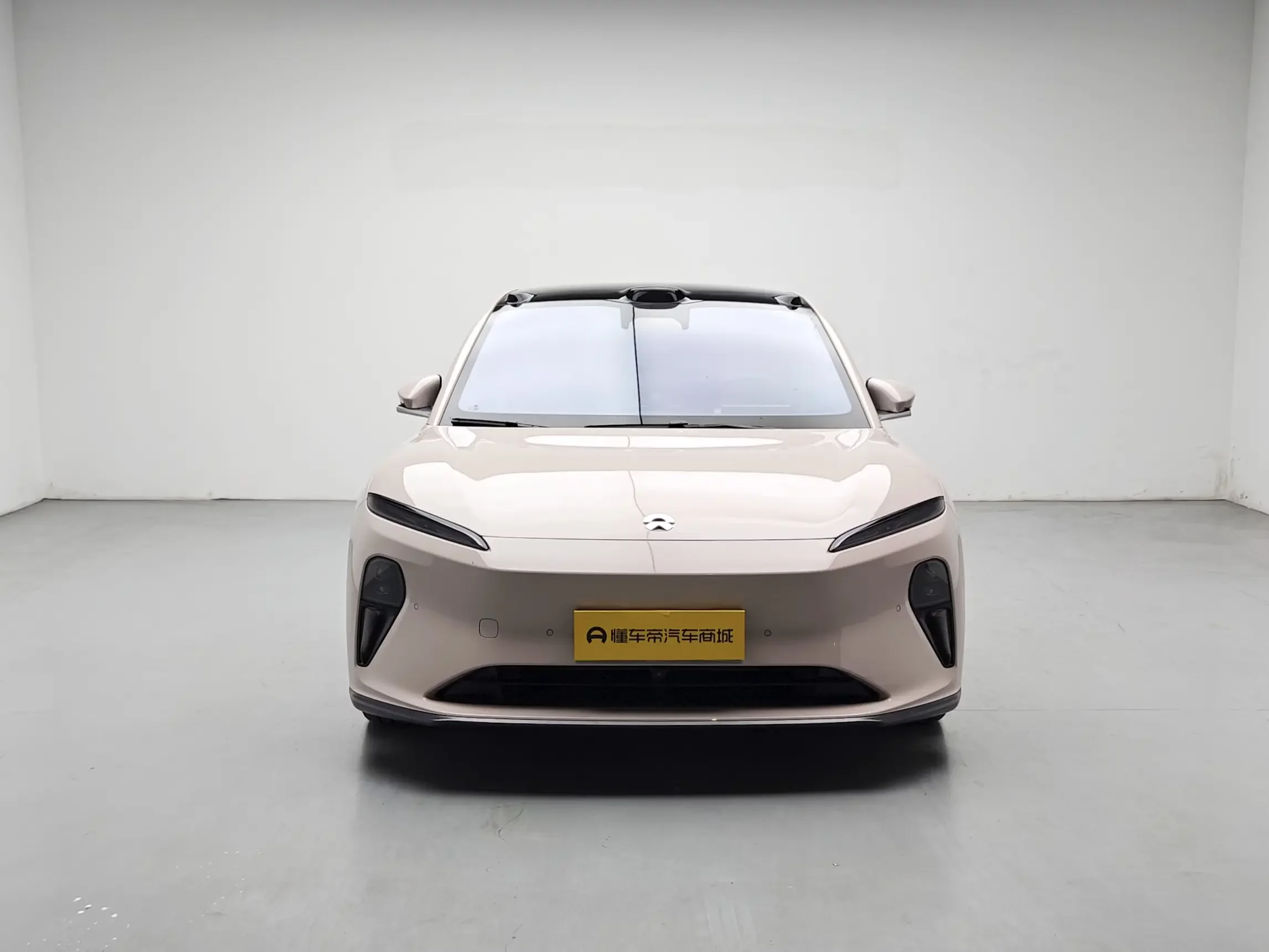 NIO ET5  из Китая