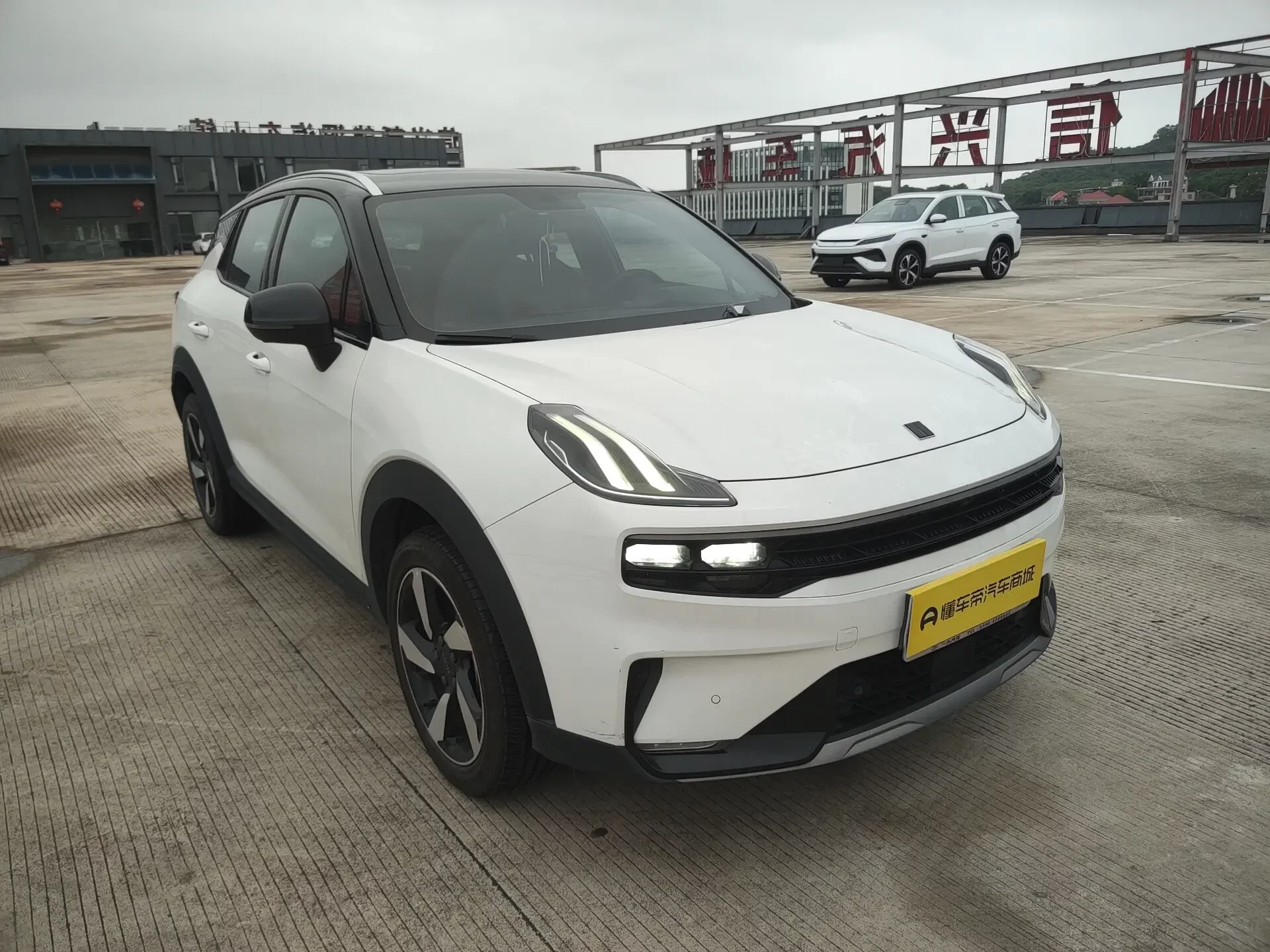 Lynk & Co 06