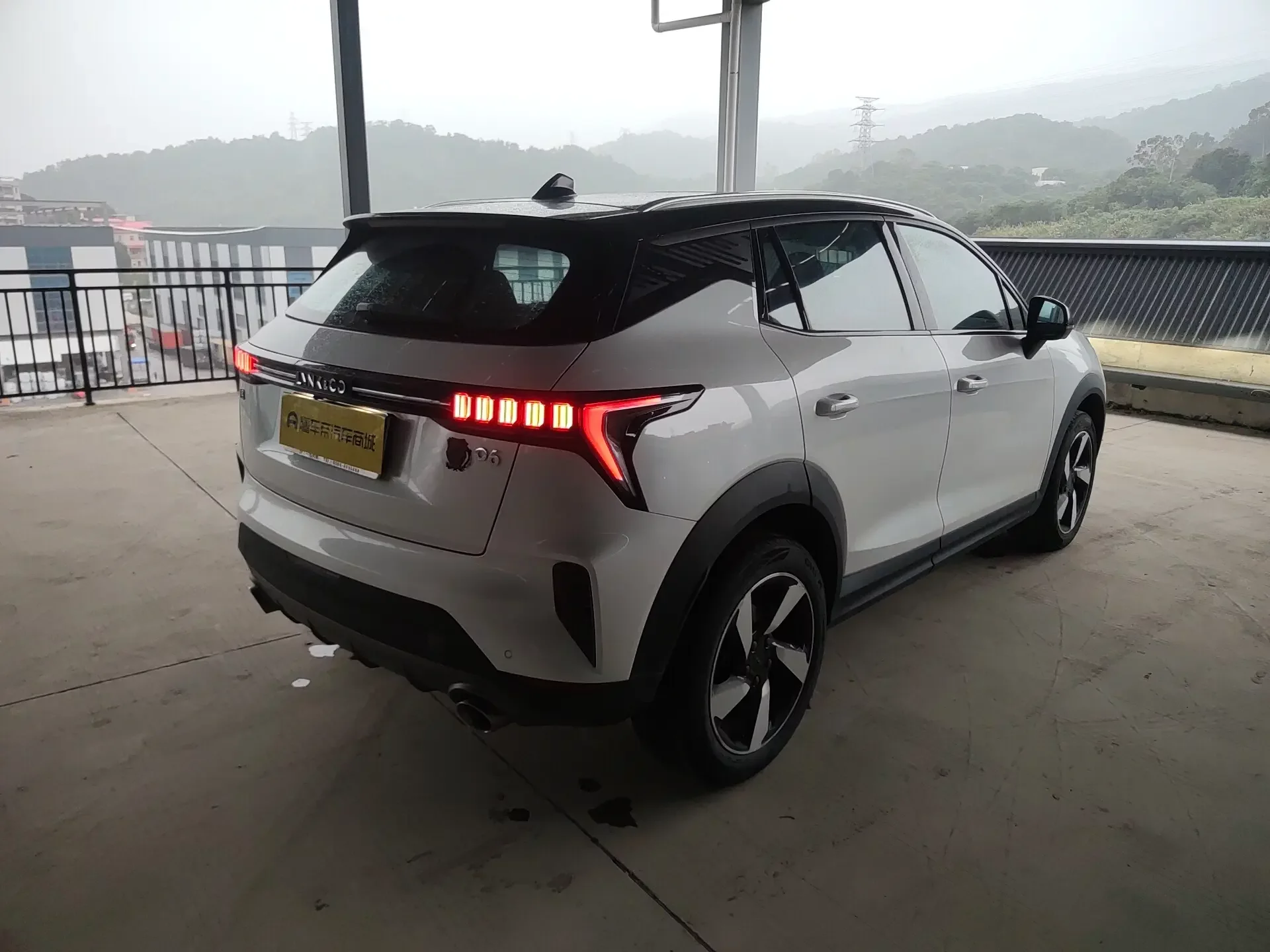 Lynk & Co 06