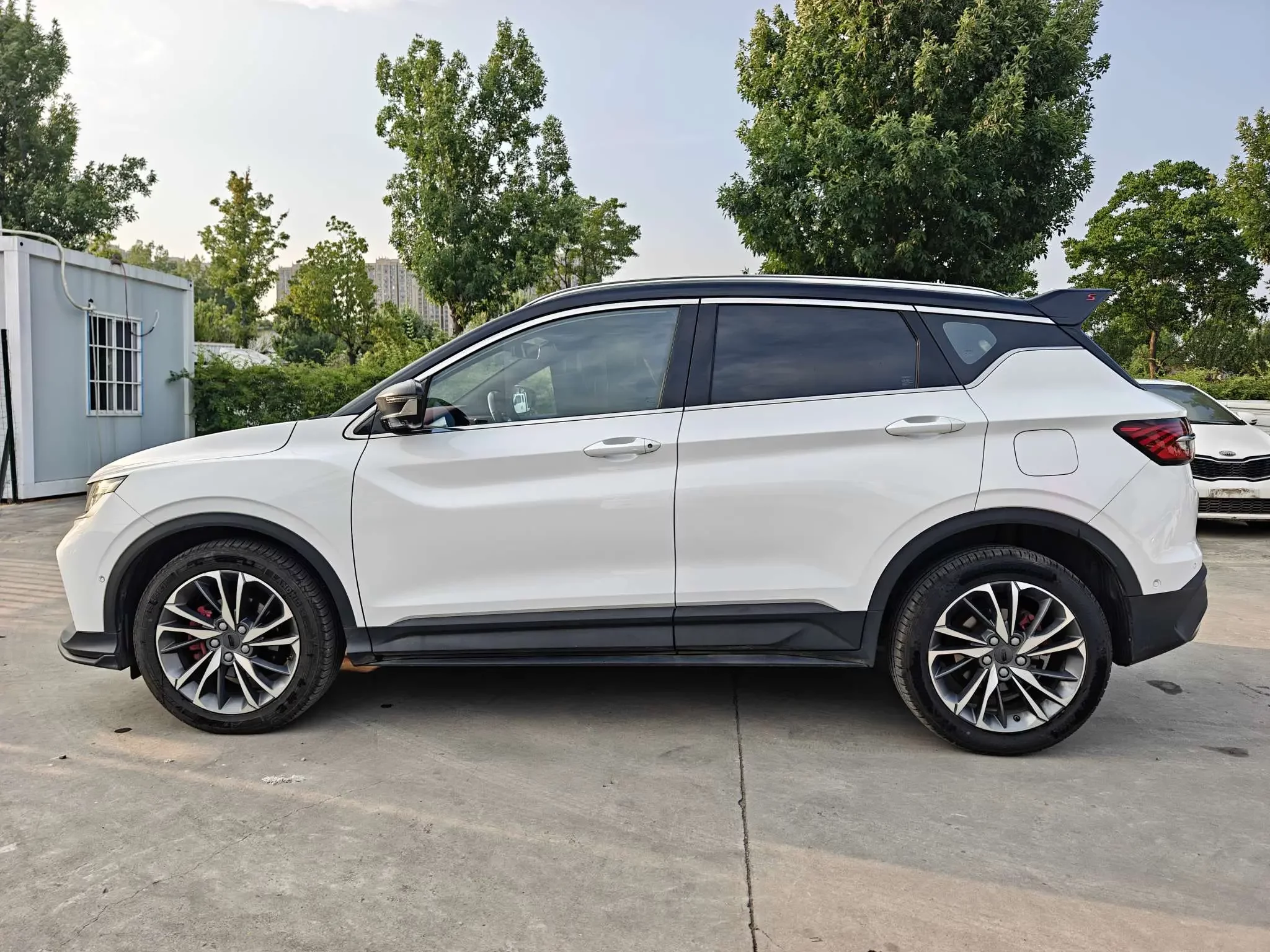 Geely Coolray SX11