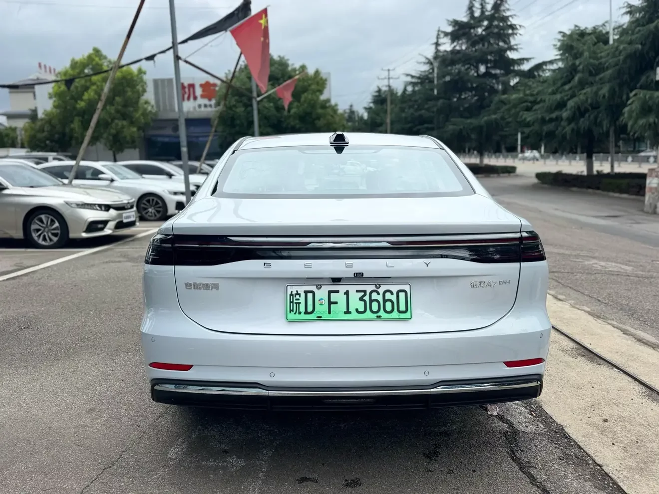 Geely Galaxy A7 EM