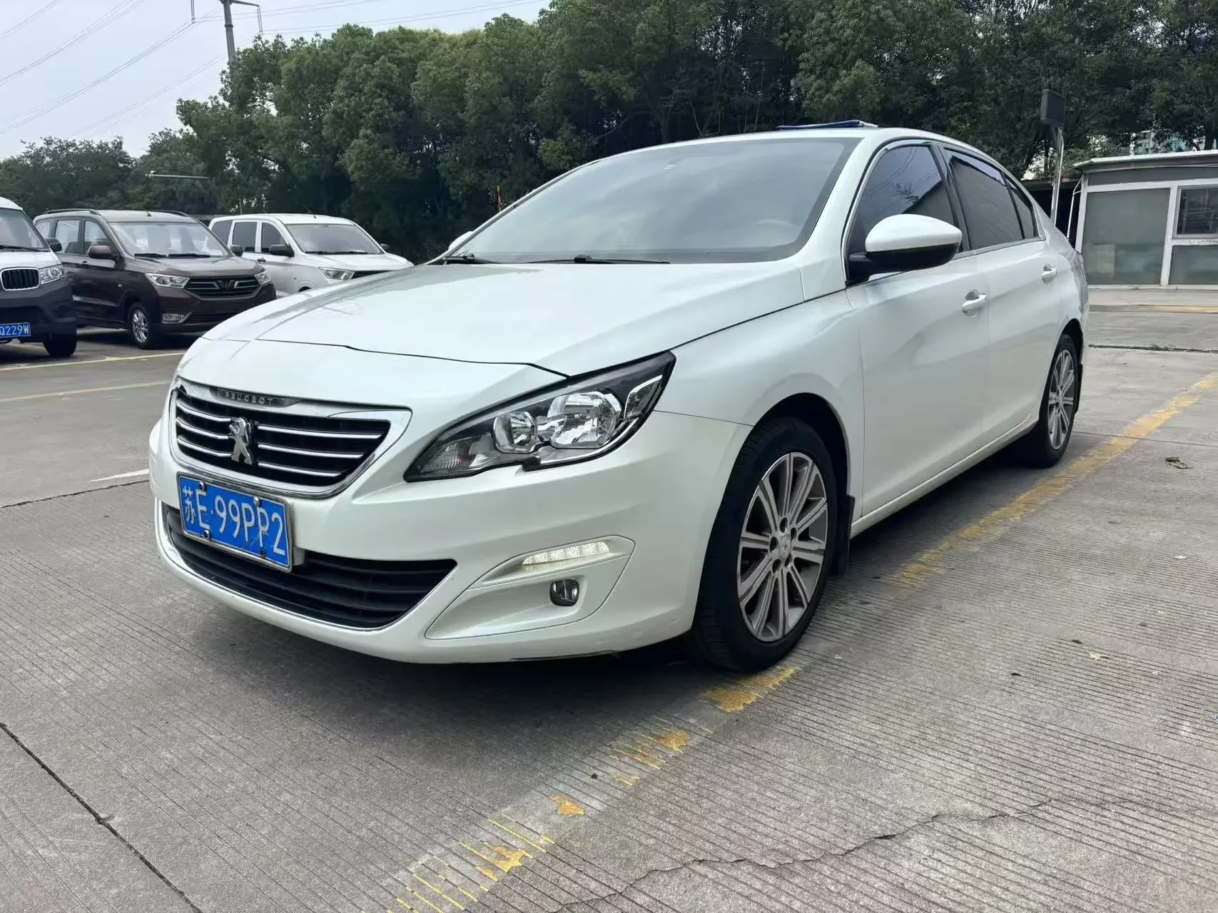 Peugeot 408