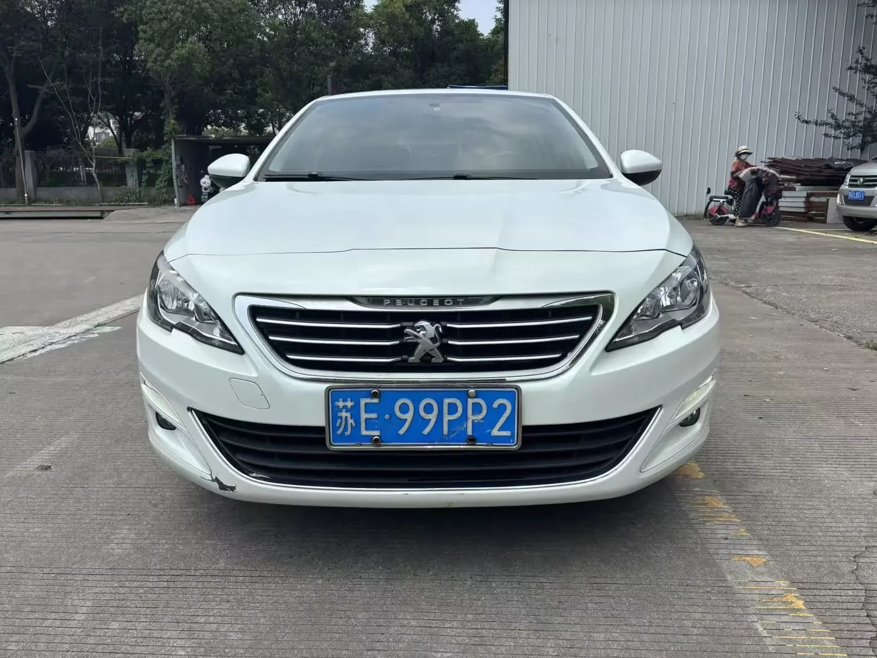Peugeot 408