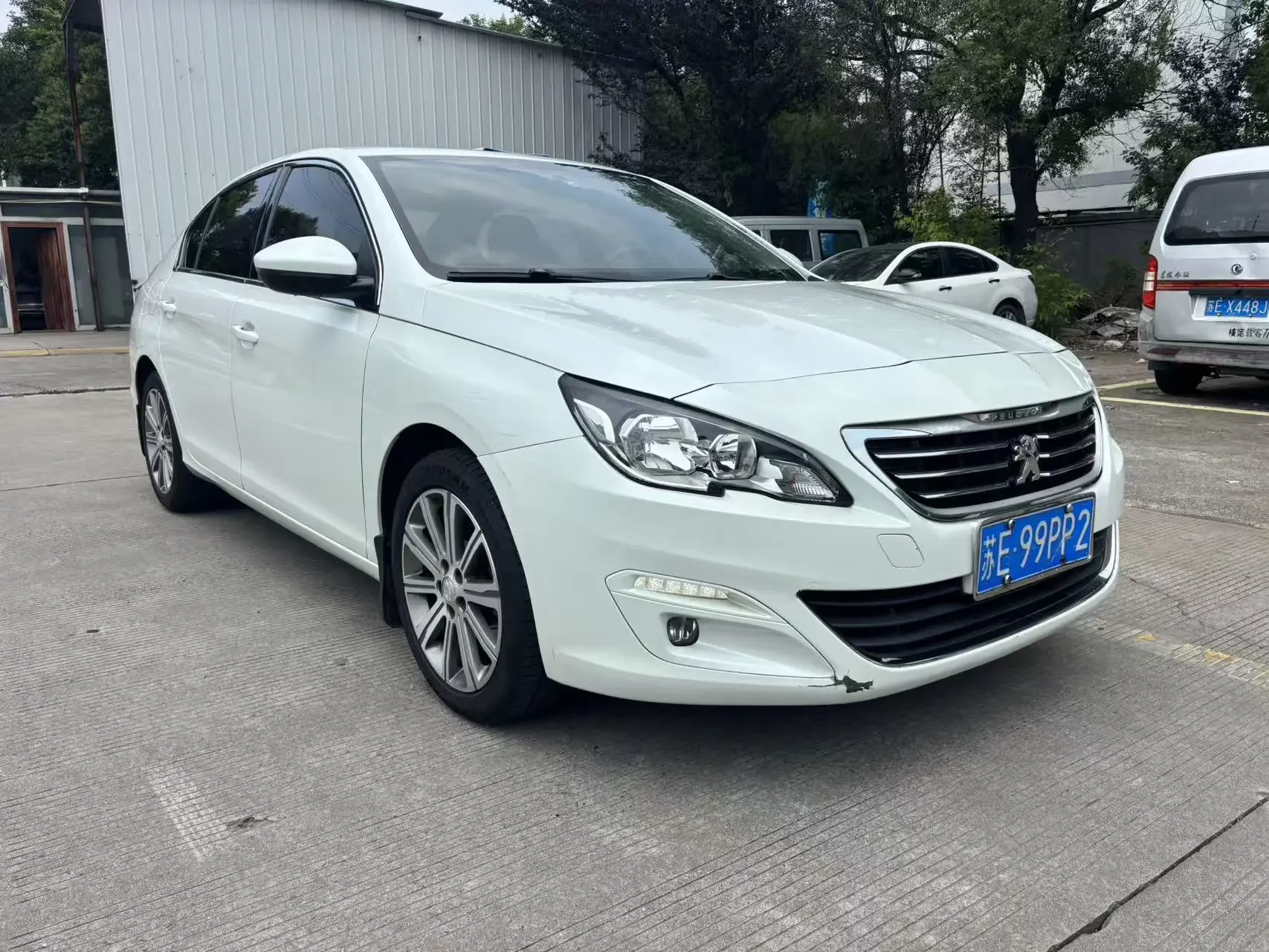 Peugeot 408