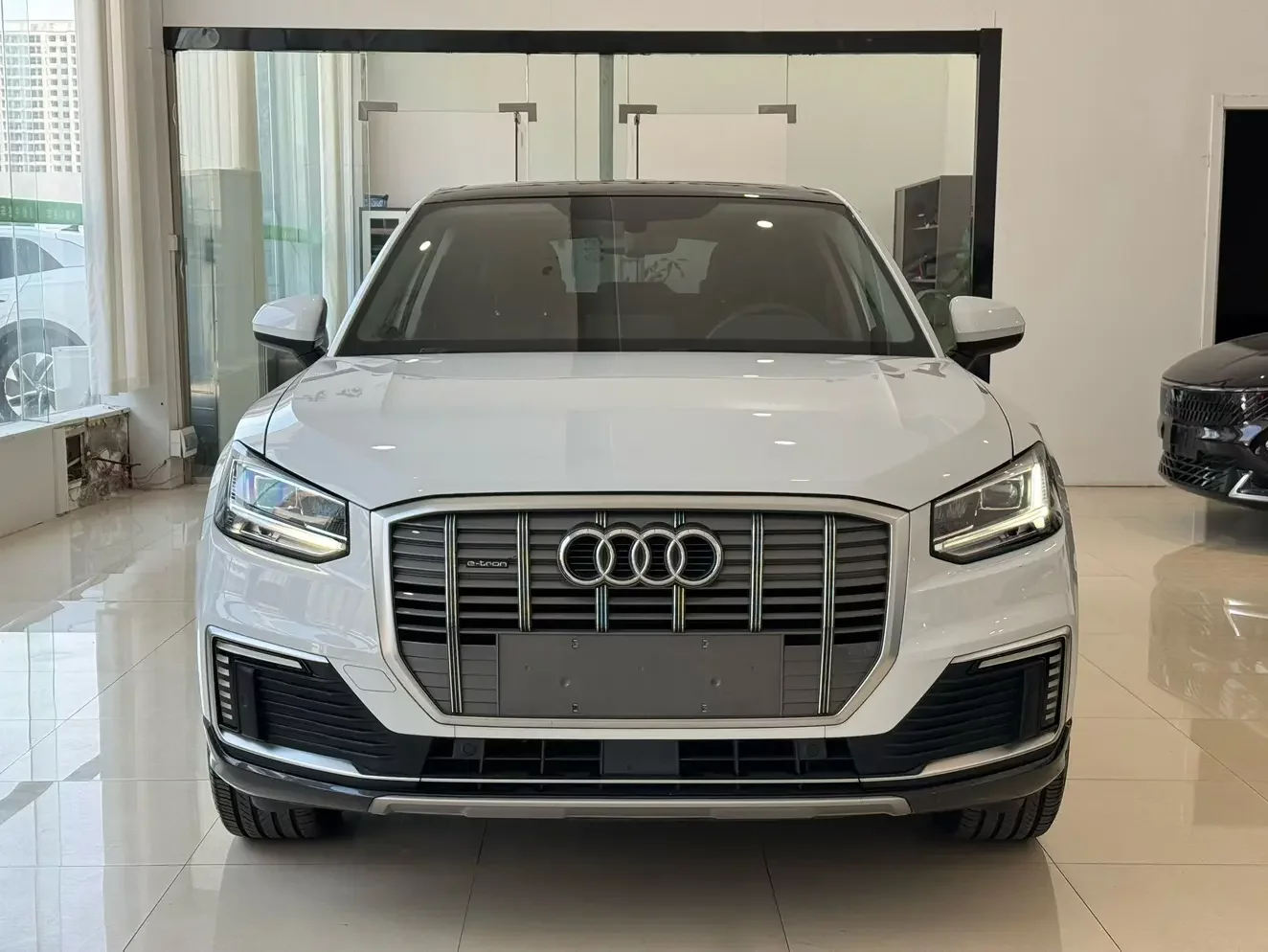 Audi Q2L e-tron