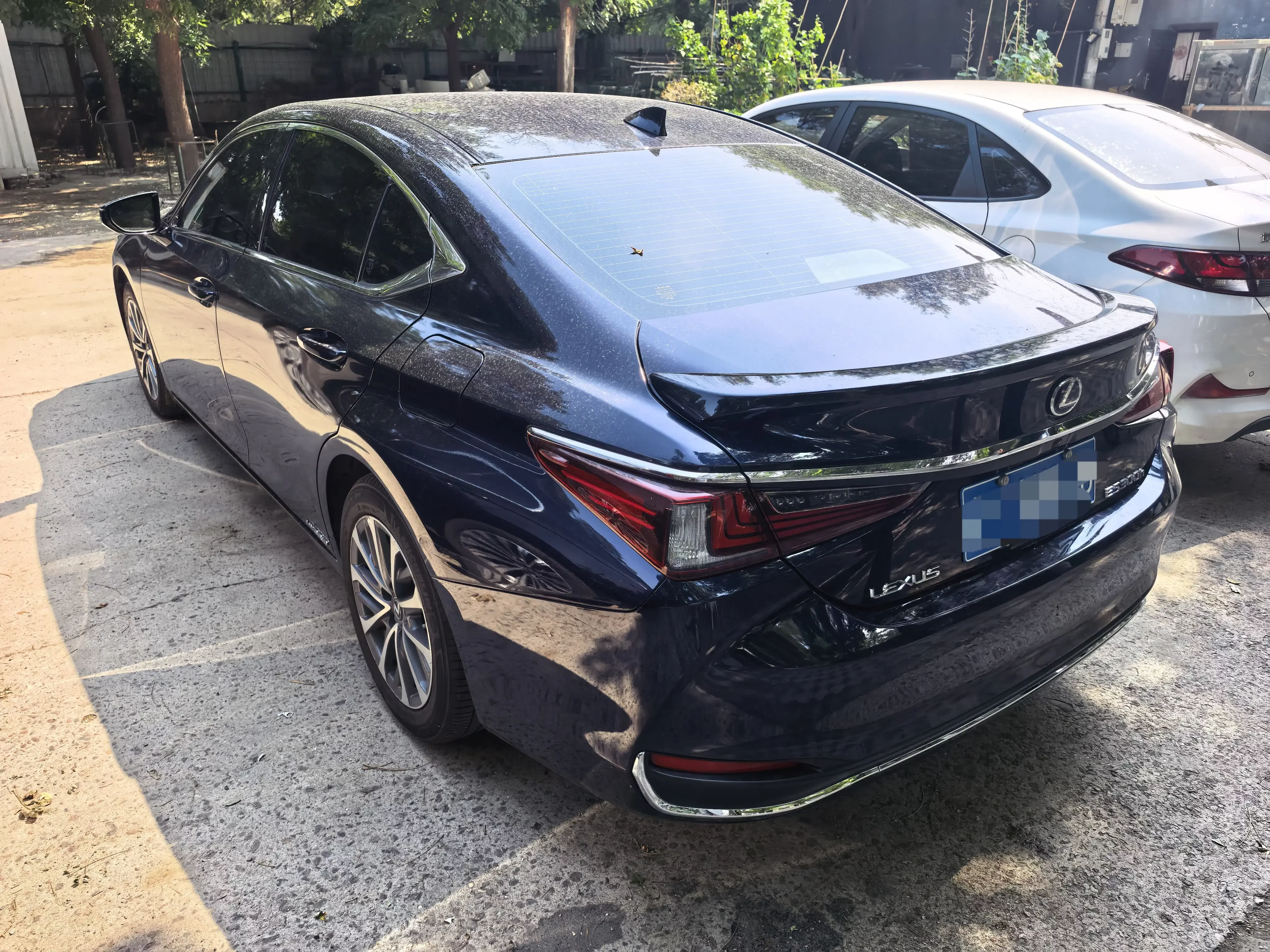 Lexus ES