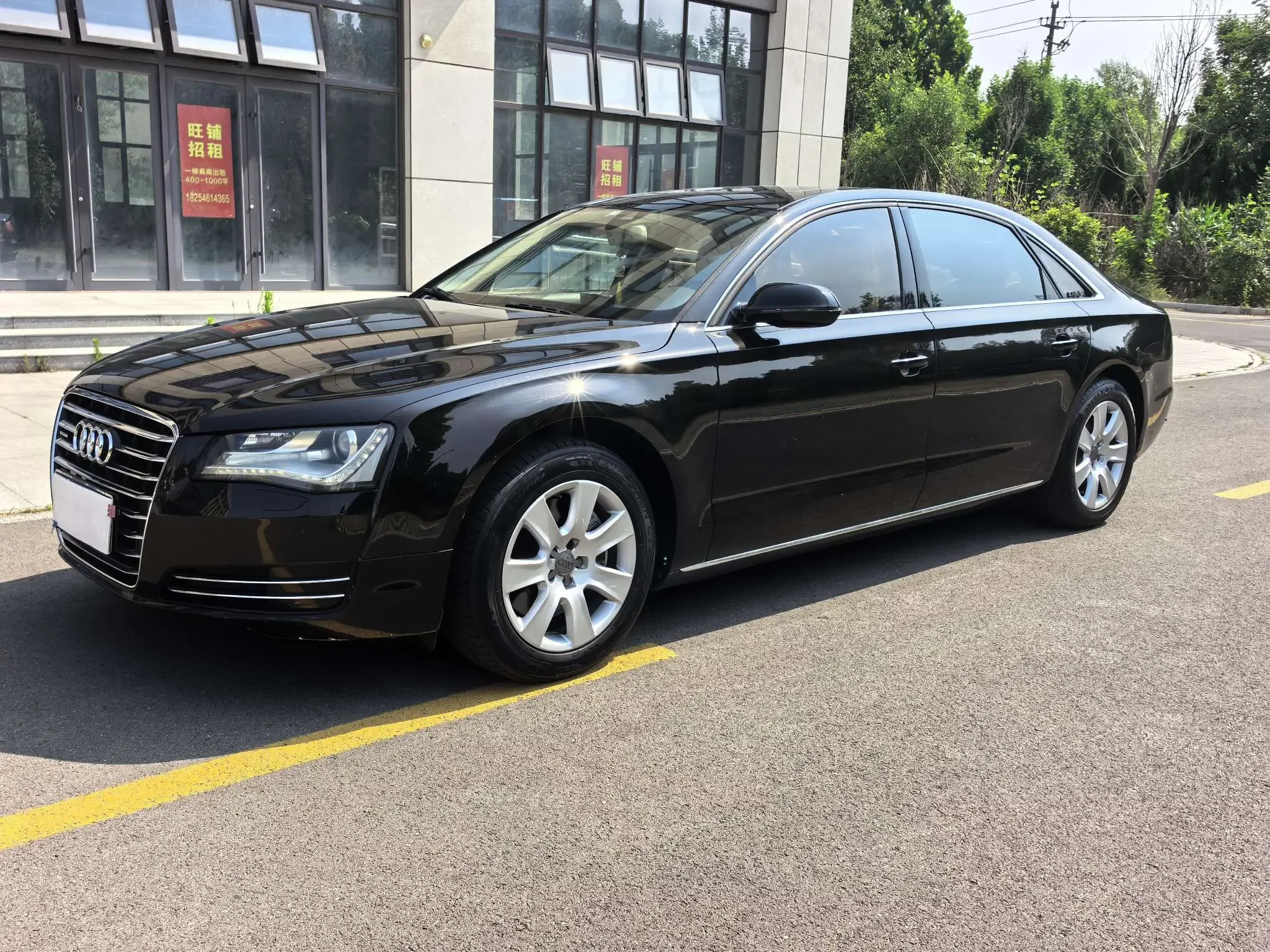 Audi A8  из Китая