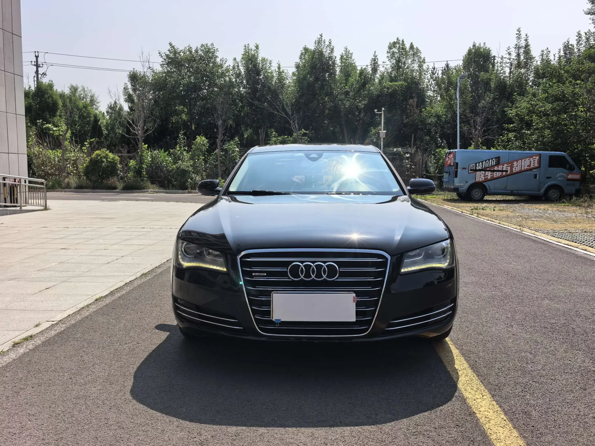Audi A8  из Китая