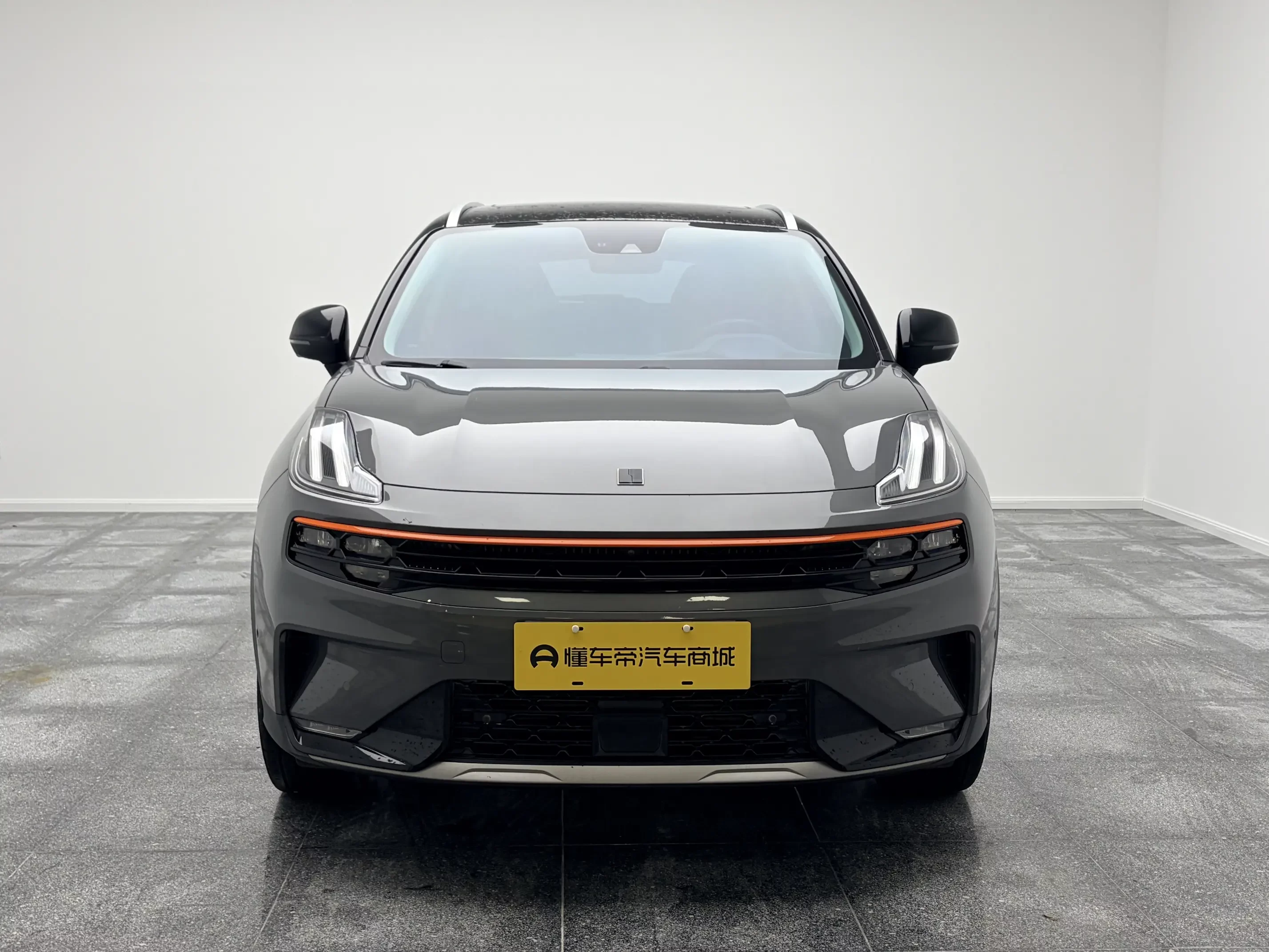 Lynk & Co 06