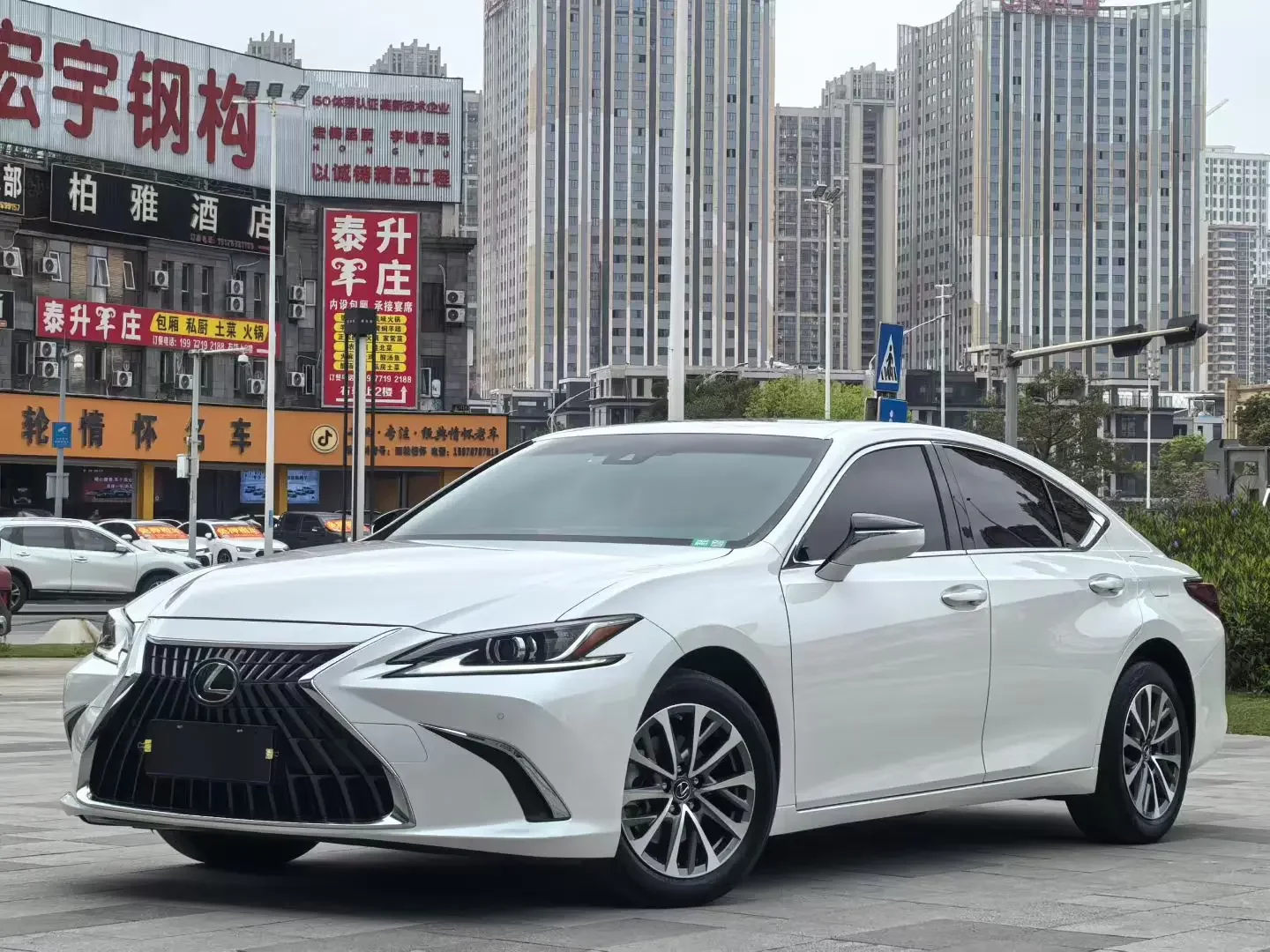 Lexus ES