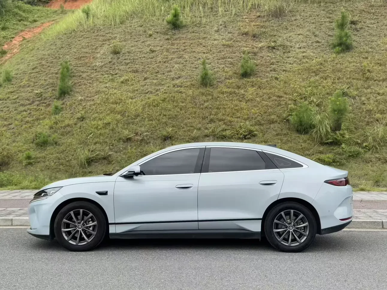 BYD Qin L EV