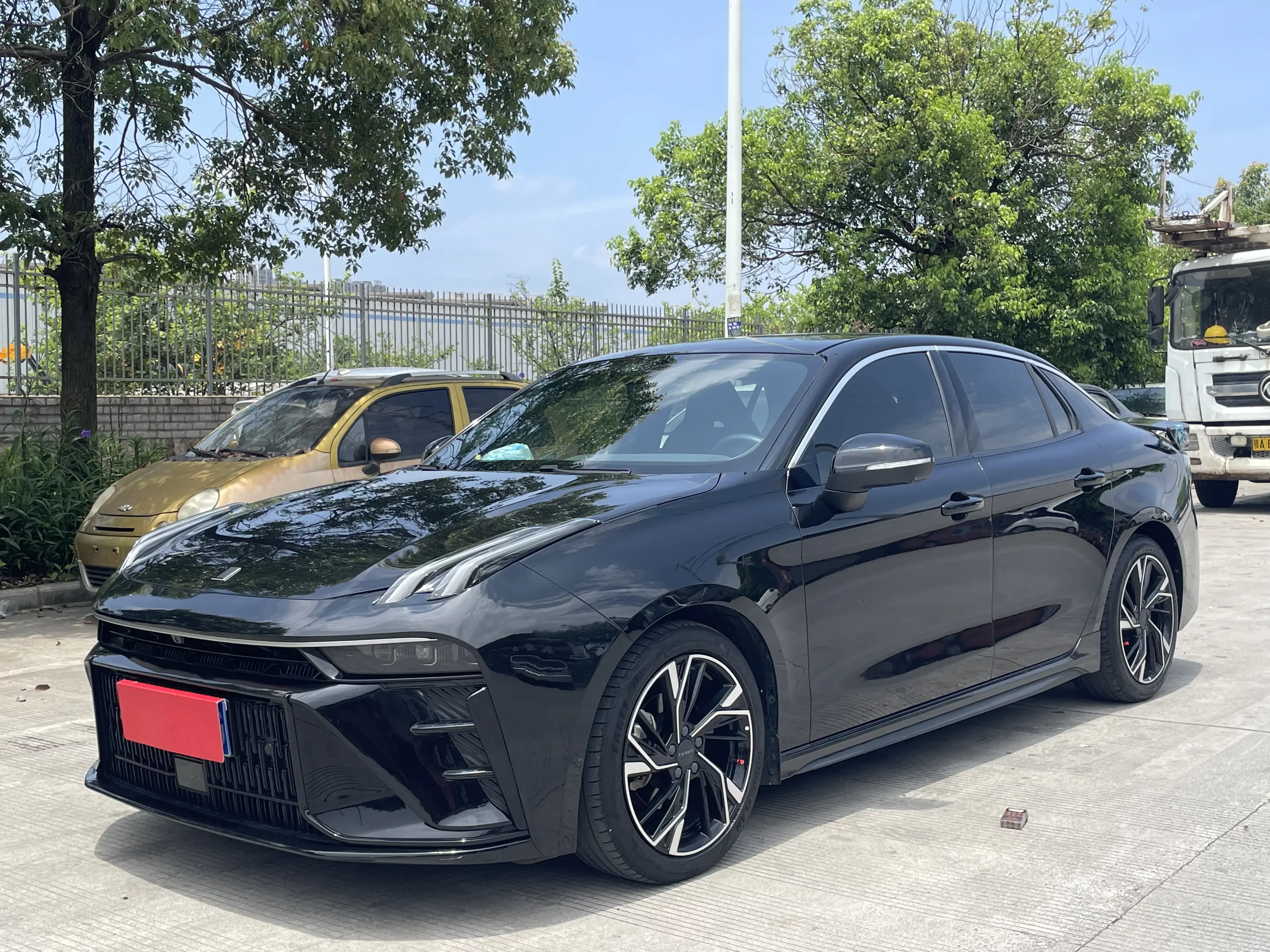 Lynk & Co 03