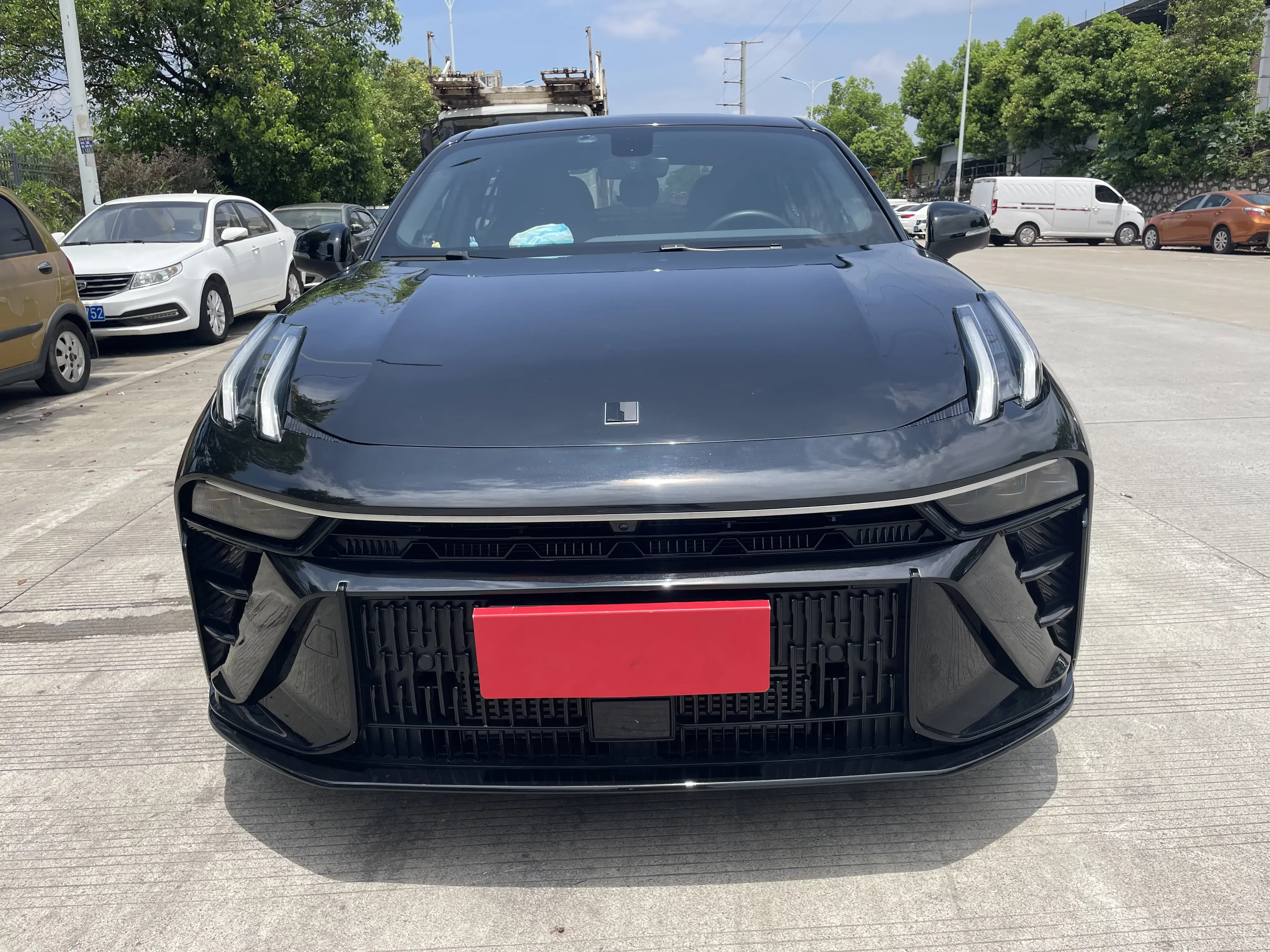 Lynk & Co 03