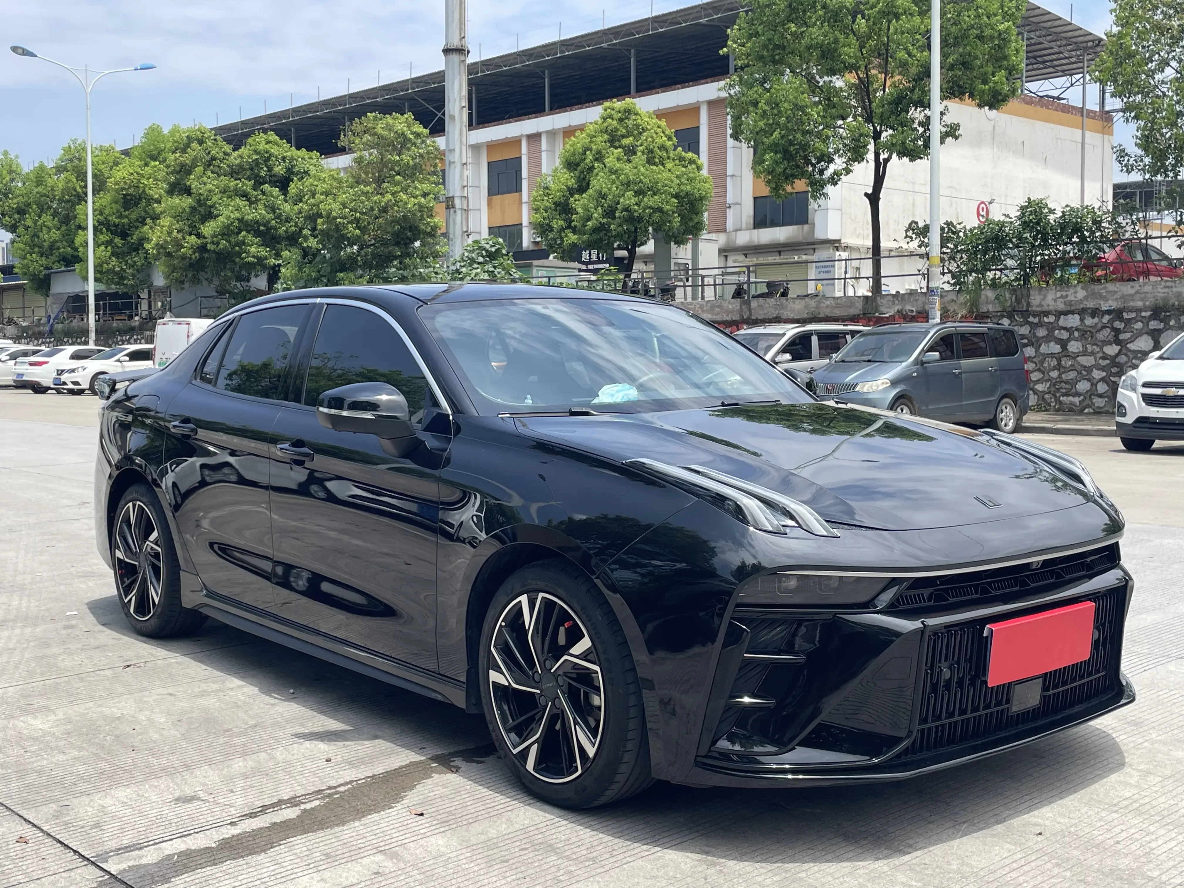 Lynk & Co 03