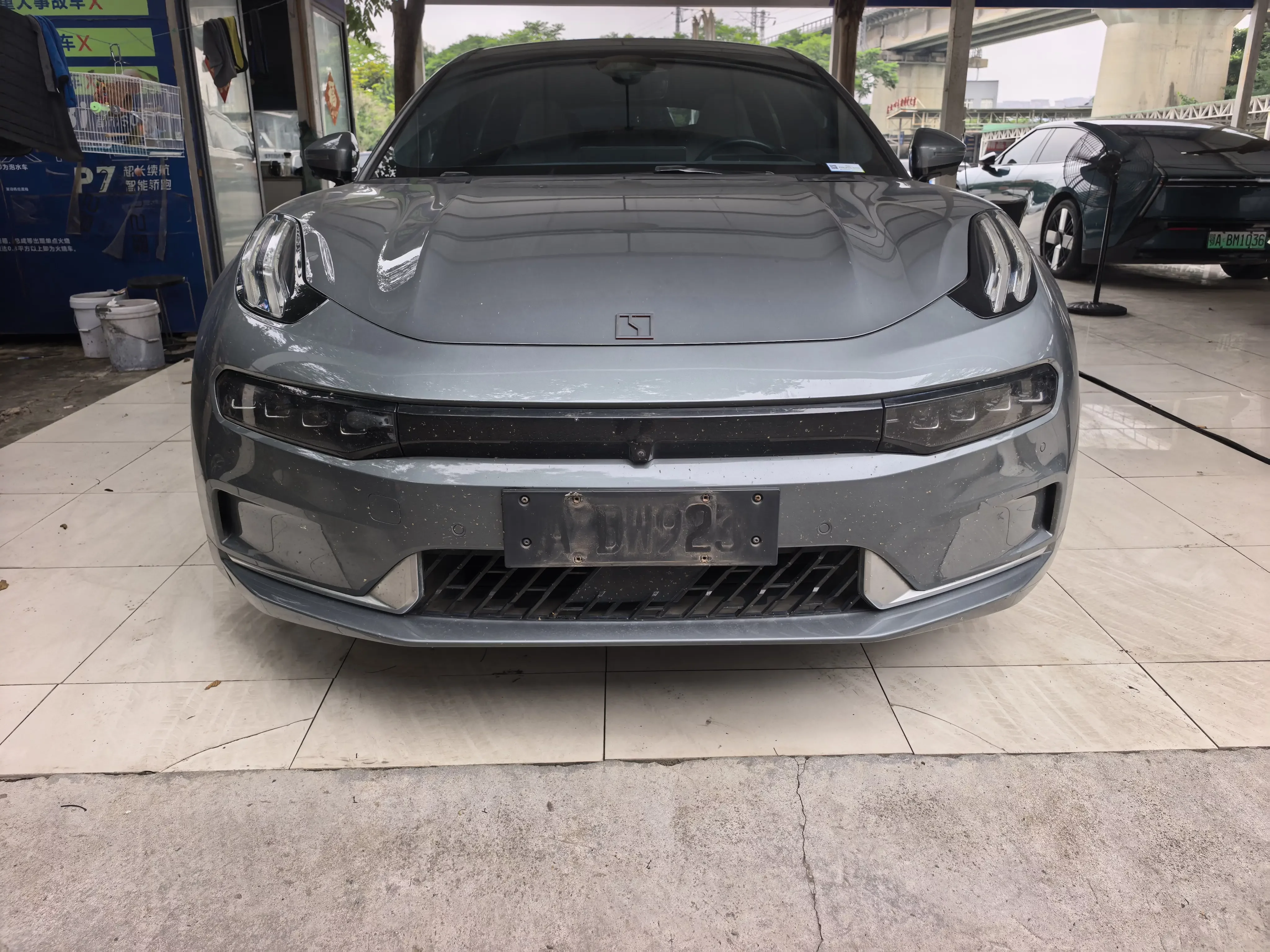 ZEEKR 001