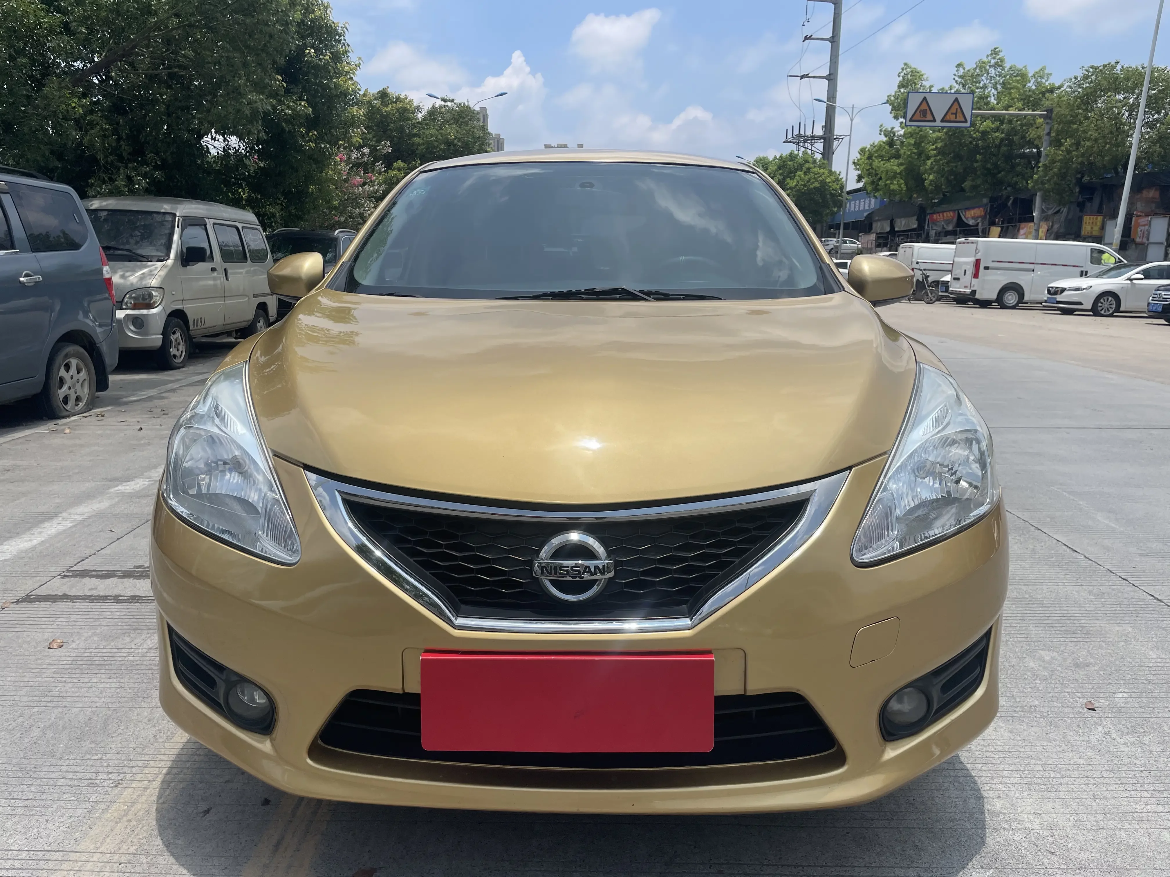 Nissan Tiida