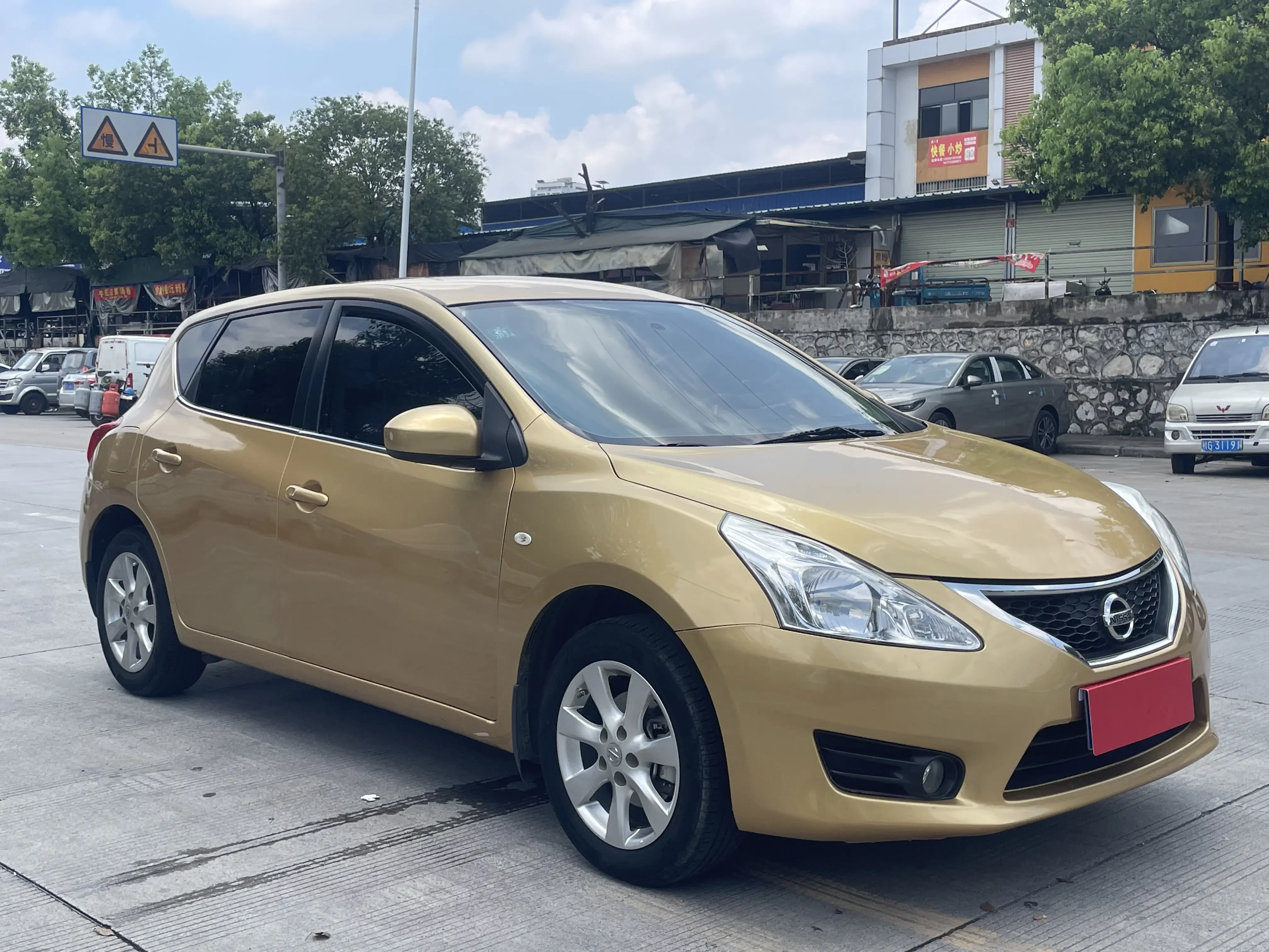 Nissan Tiida